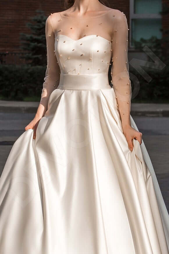 Adoette Full back A-line 3/4 sleeve Wedding Dress 2
