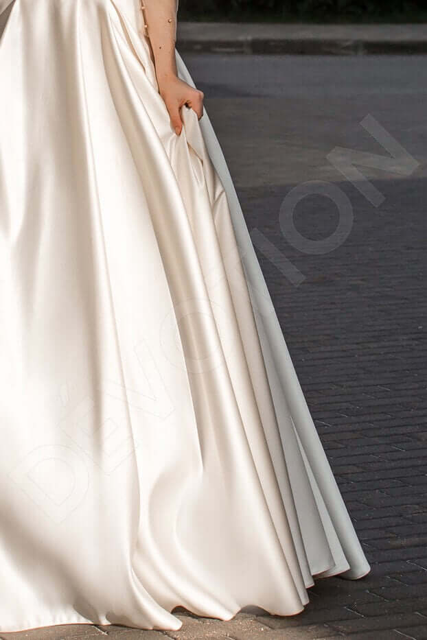 Adoette Full back A-line 3/4 sleeve Wedding Dress 4