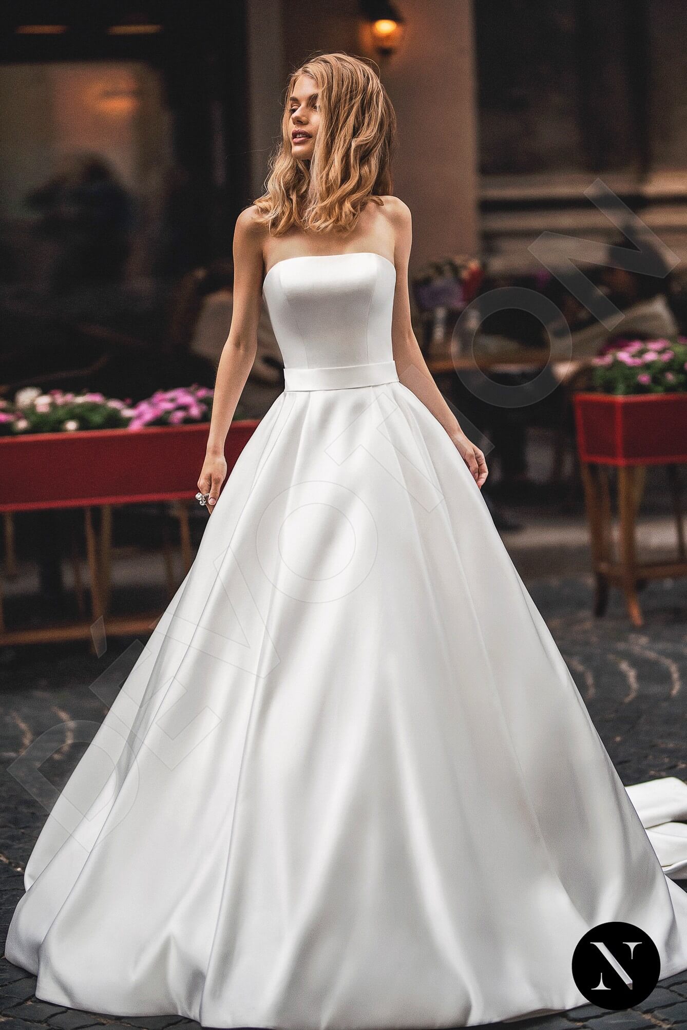 Solenne Open back A-line Strapless Wedding Dress Front