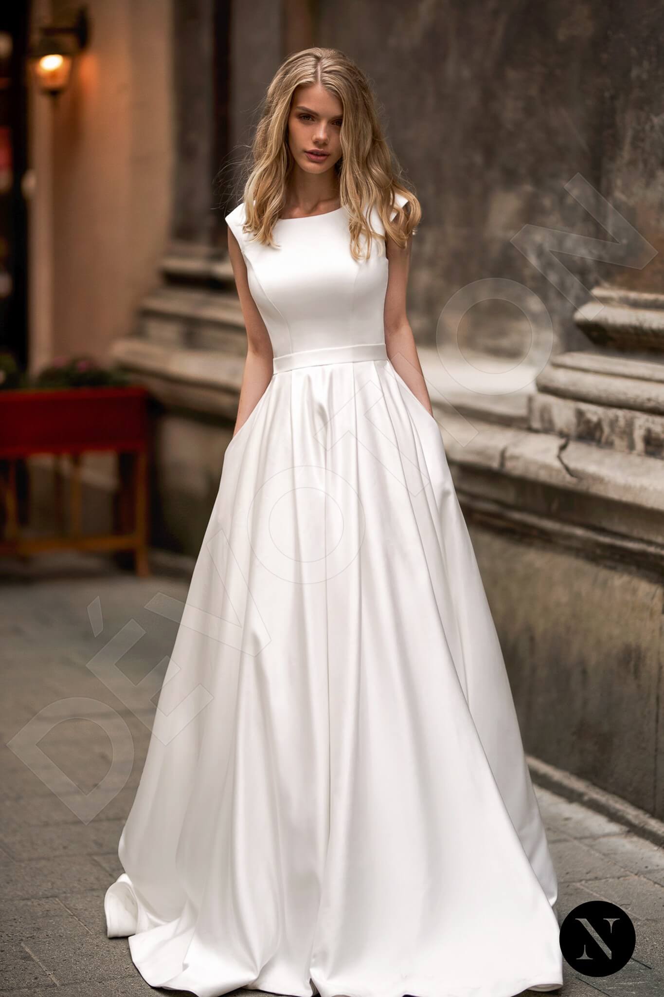 Mareta Open back A-line Sleeveless Wedding Dress Front