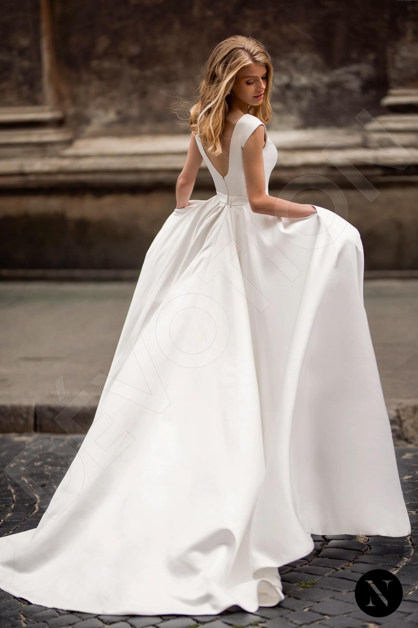 Mareta Open back A-line Sleeveless Wedding Dress Back
