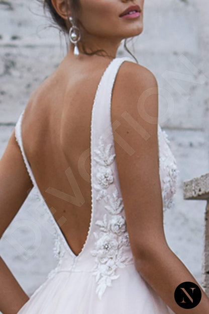 Amsonia Open back A-line Sleeveless Wedding Dress 4