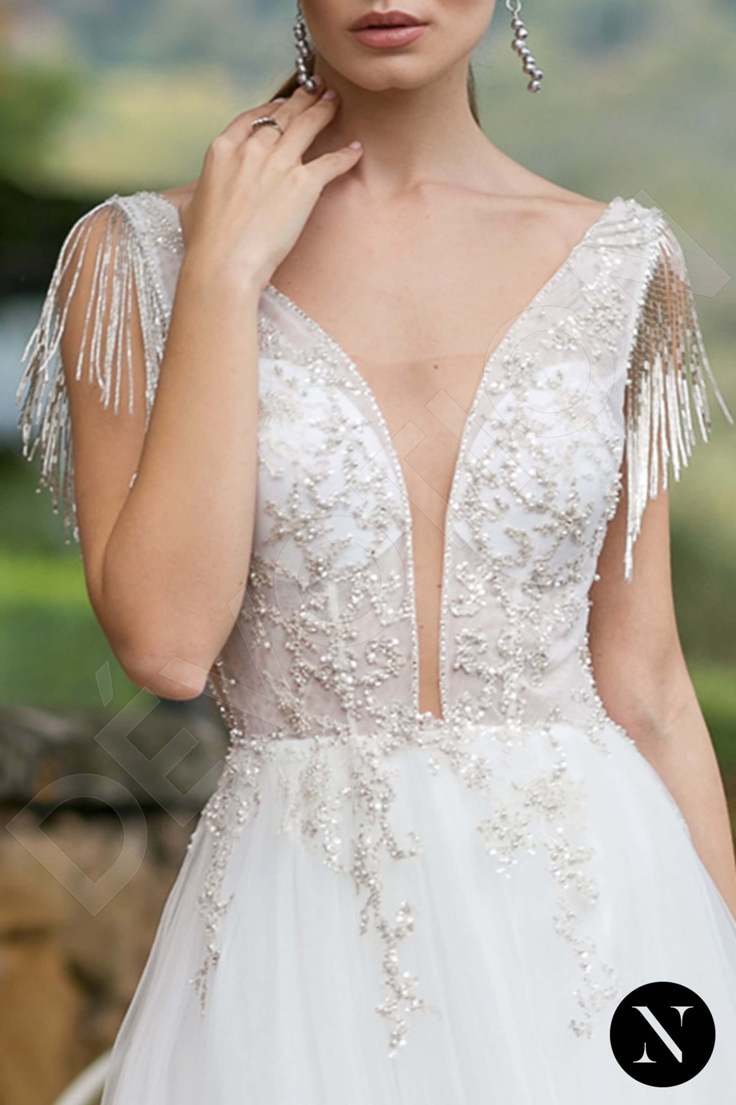 Clover Open back A-line Sleeveless Wedding Dress 4