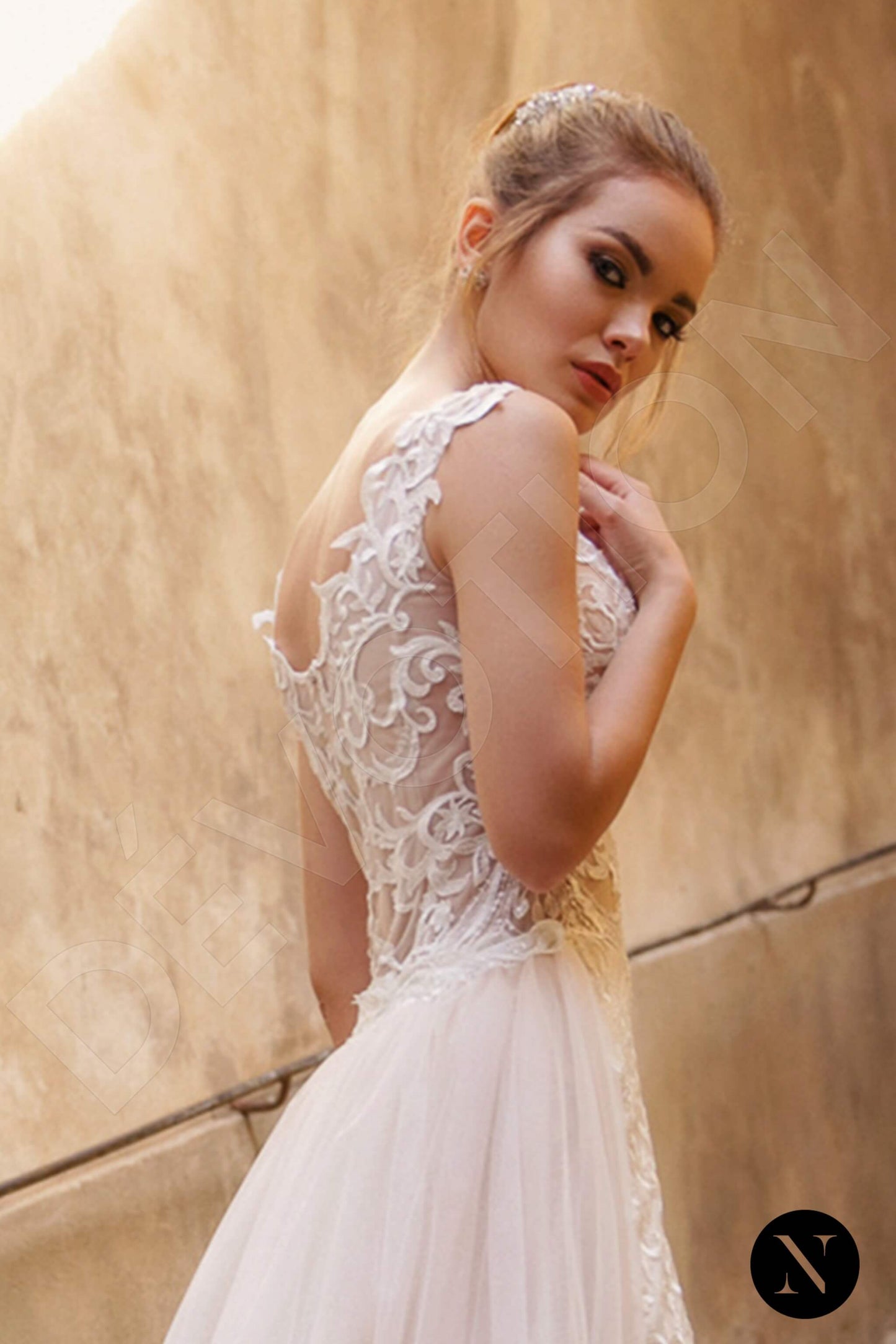 Chantelle Full back Sheath/Column Sleeveless Wedding Dress 6