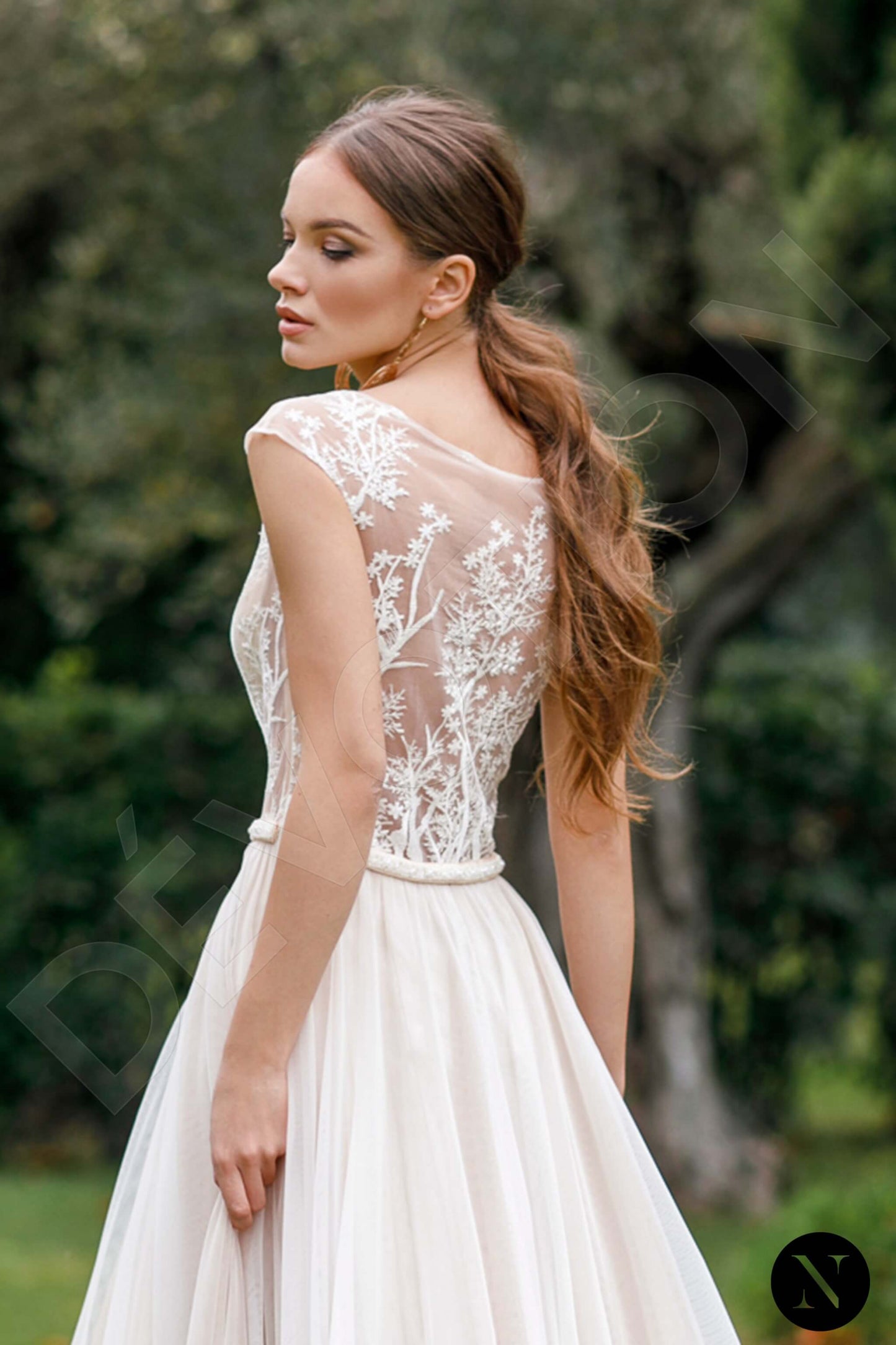 Tulip Full back A-line Short/ Cap sleeve Wedding Dress 4