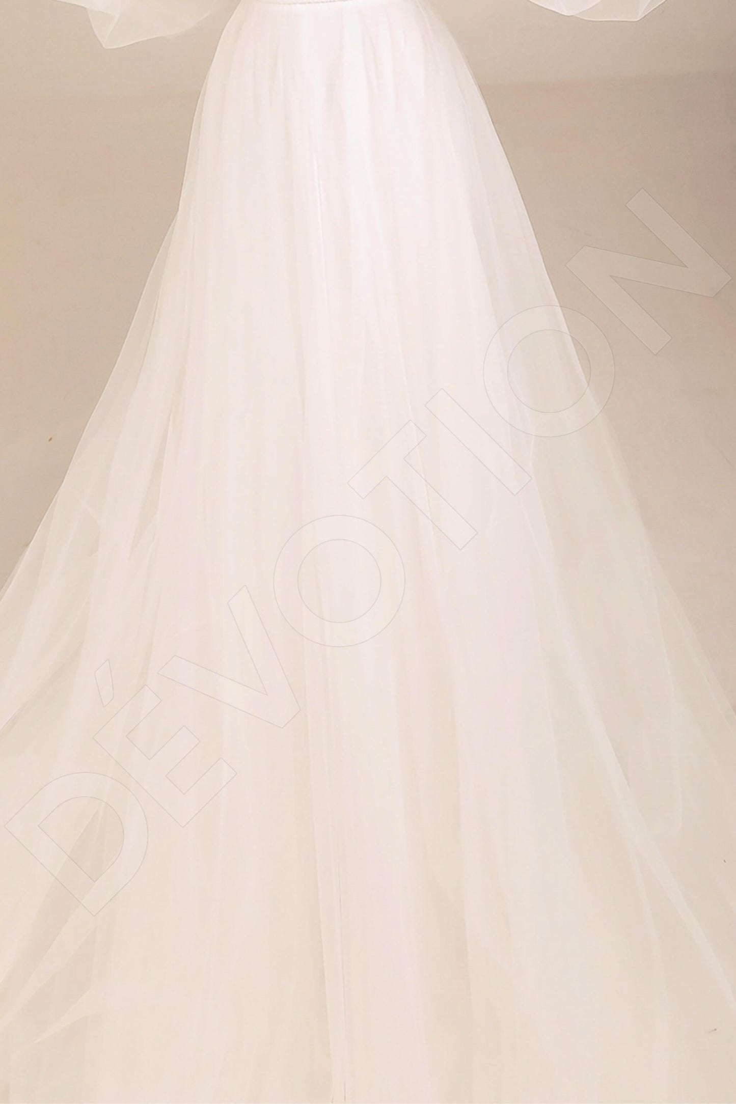 Luz Full back A-line Short/ Cap sleeve Wedding Dress 7