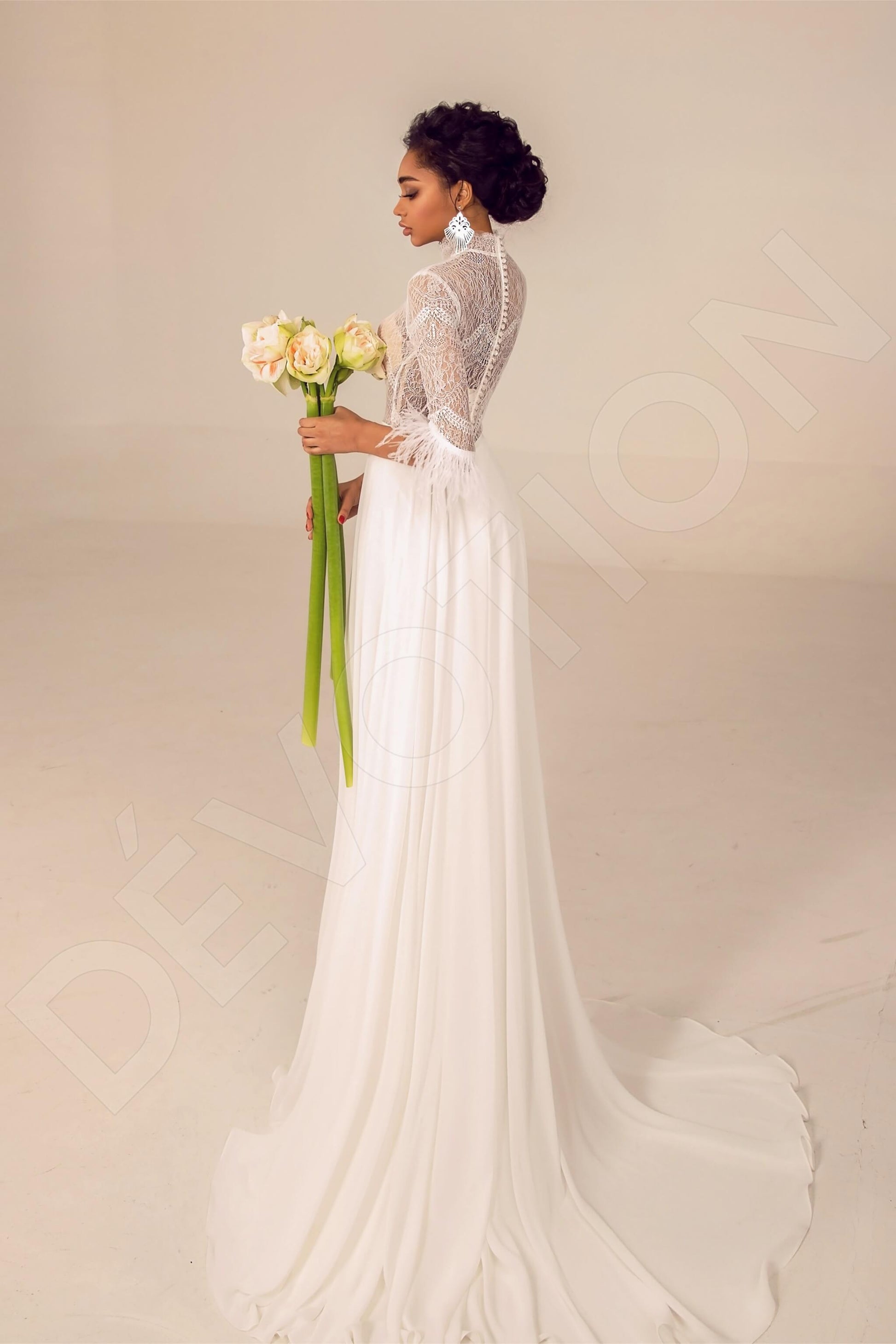 Mariyah A-line High neck Ivory Wedding dress