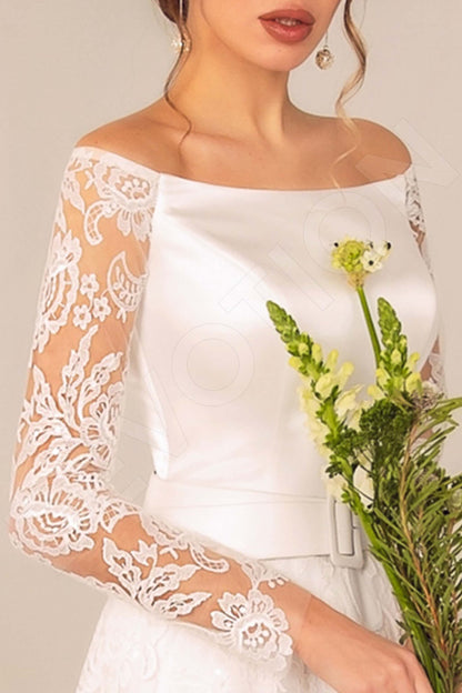 Mollie Full back A-line Long sleeve Wedding Dress 3