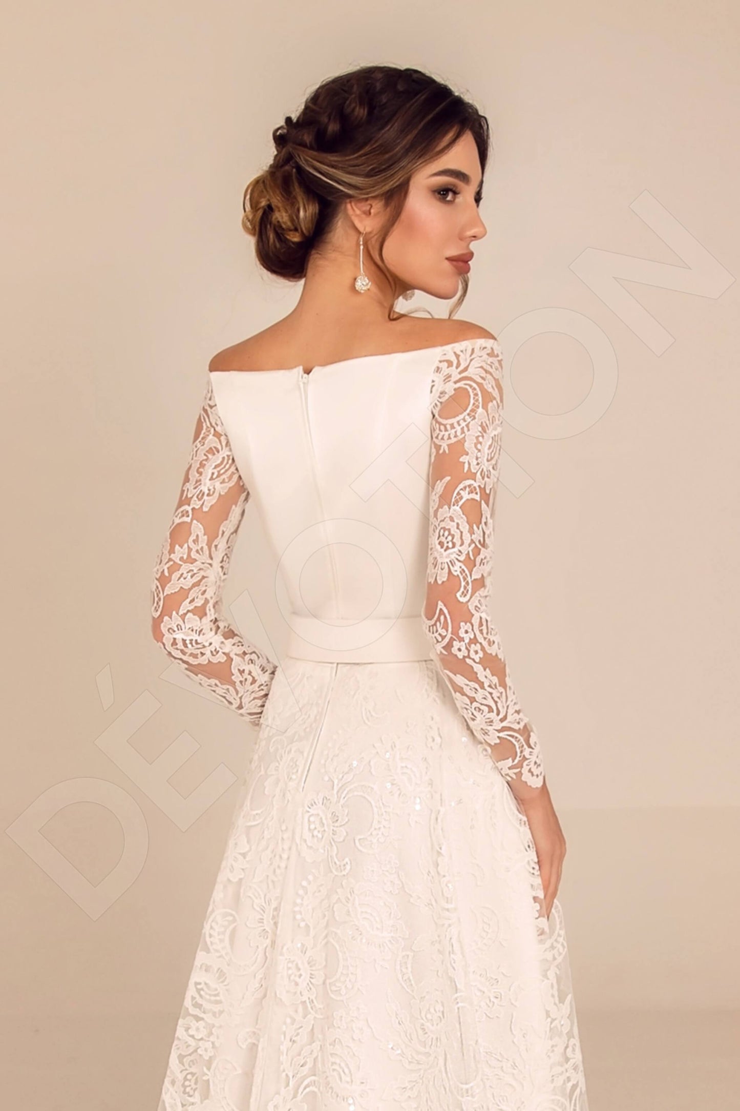 Mollie Full back A-line Long sleeve Wedding Dress 5