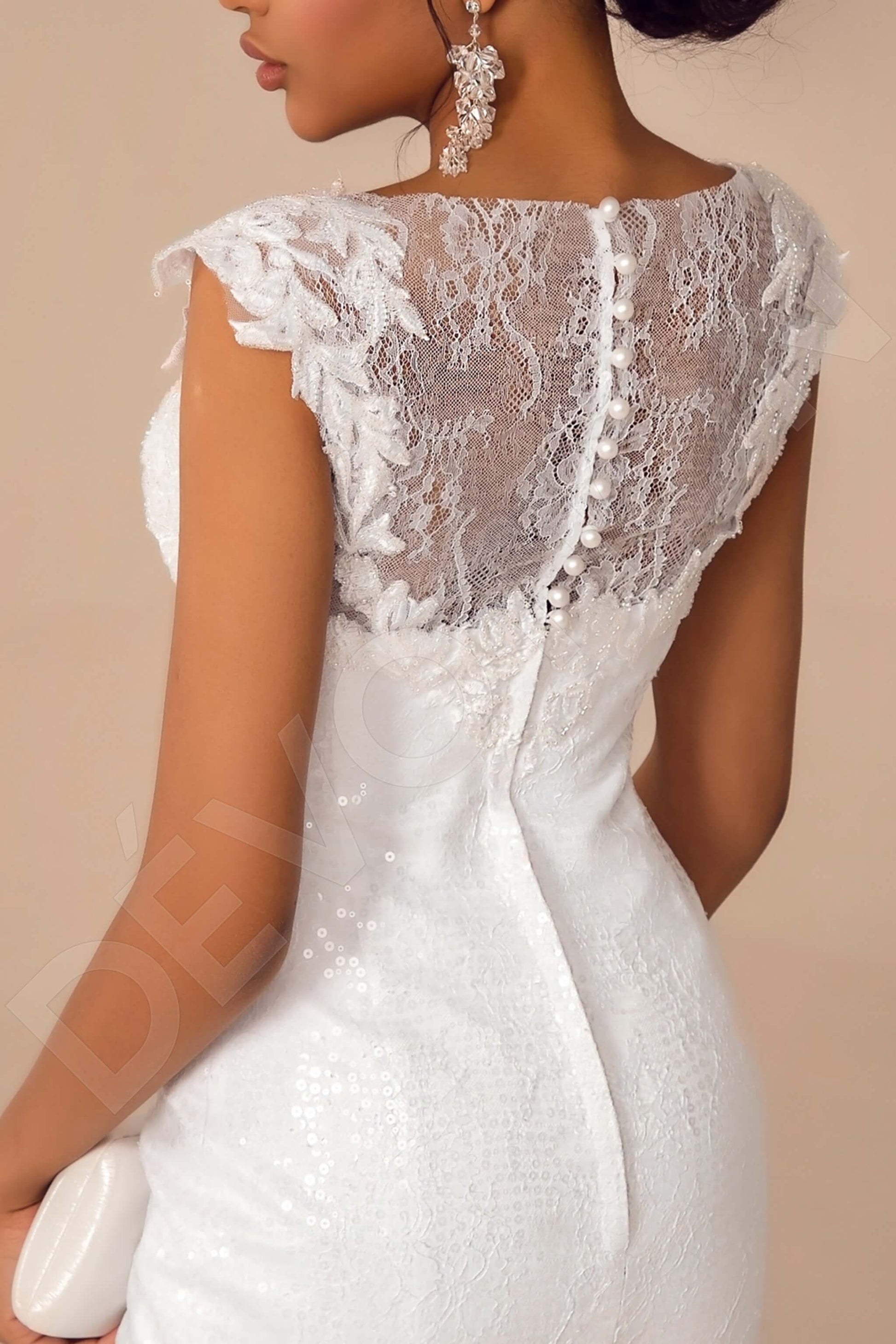 Rylinn Sheath/Column Boat/Bateau White Wedding dress