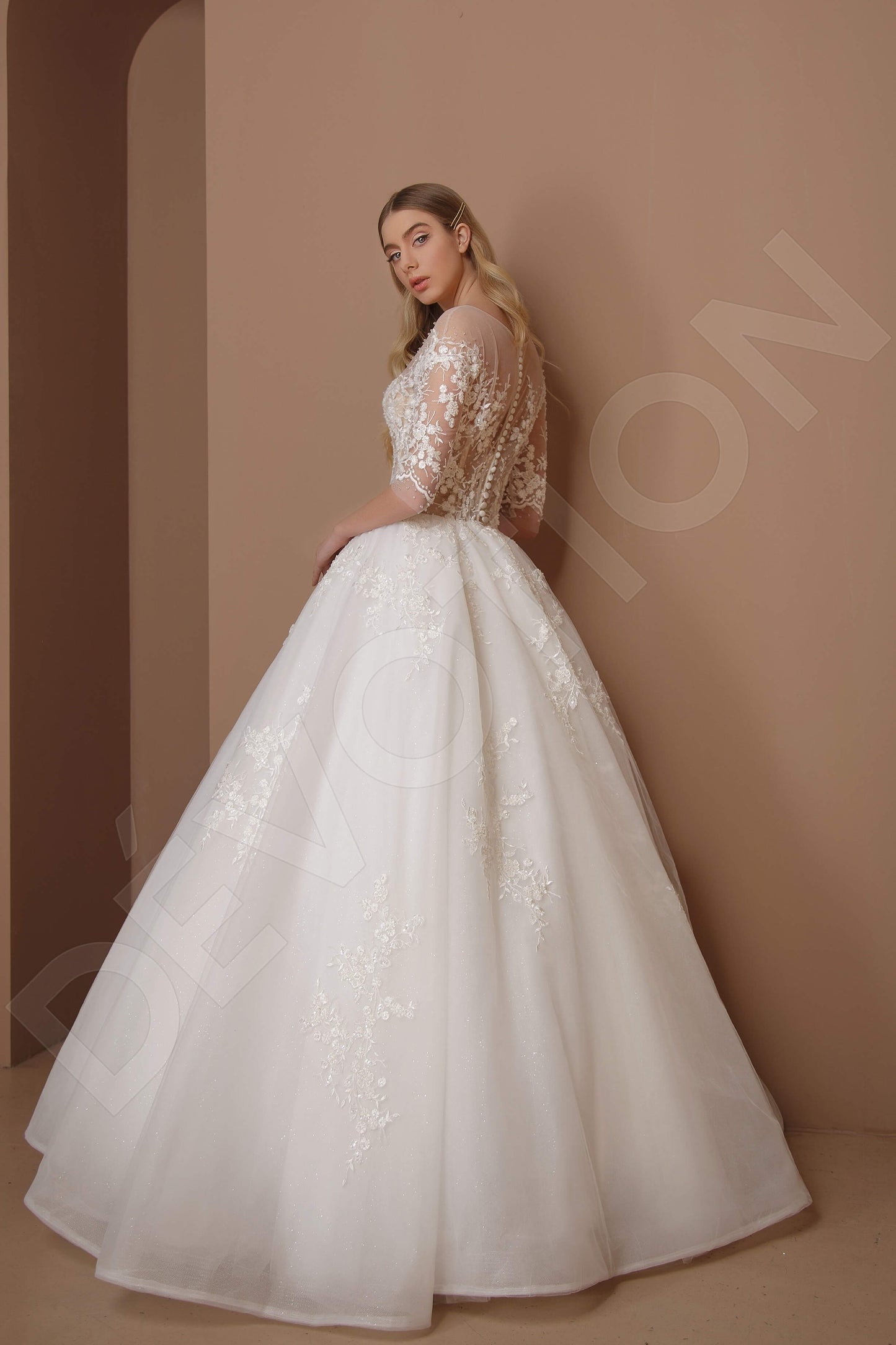 Alpina Full back Princess/Ball Gown 3/4 sleeve Wedding Dress 4