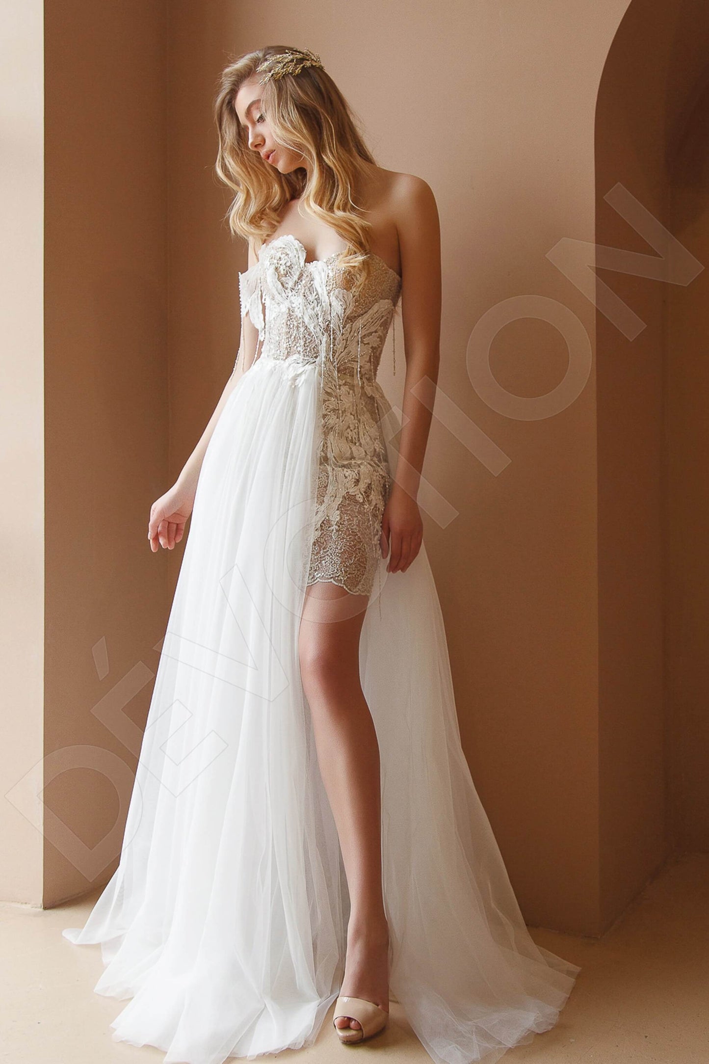Davia Open back A-line Sleeveless Wedding Dress Front