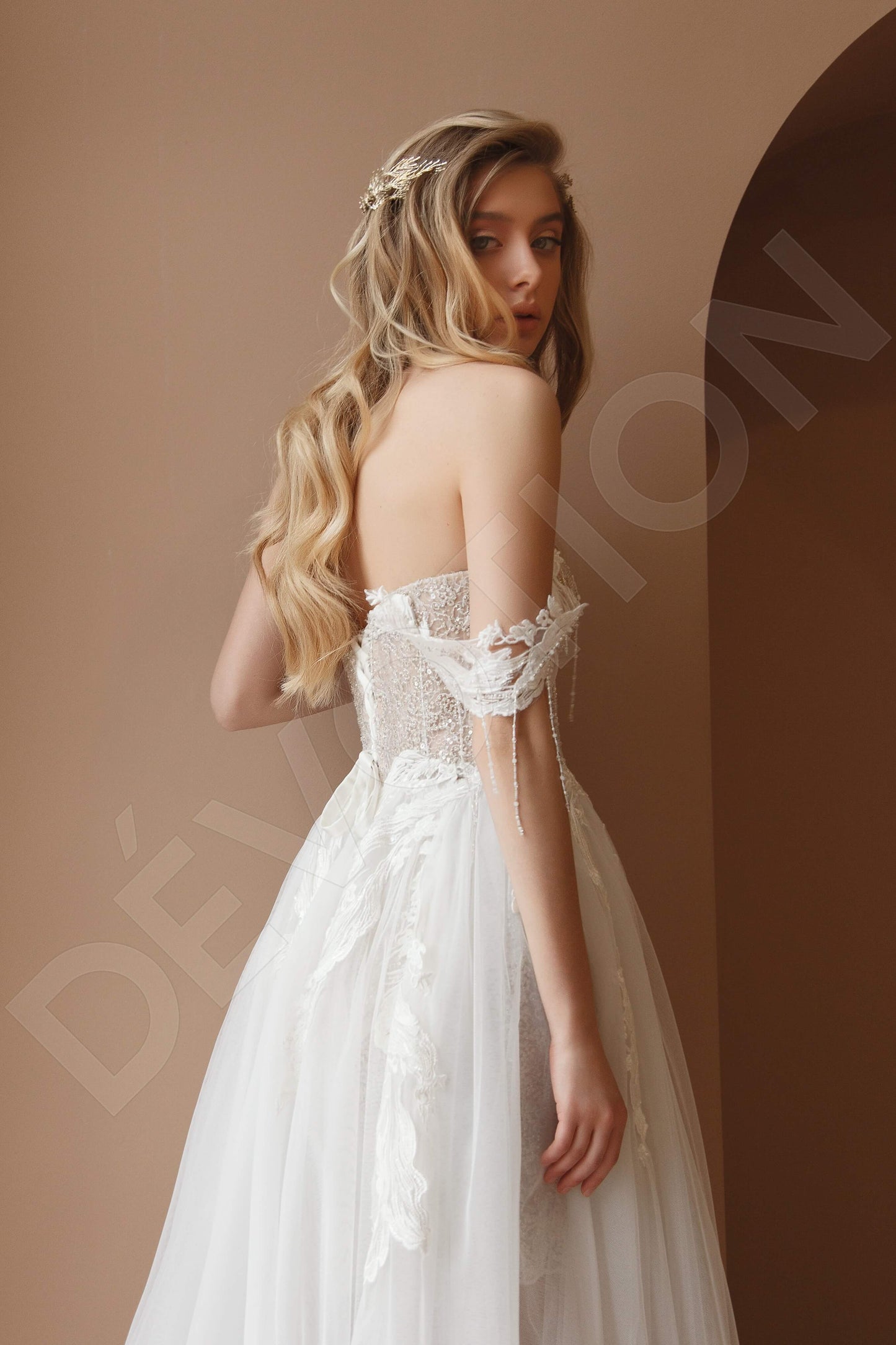 Davia Open back A-line Sleeveless Wedding Dress Back