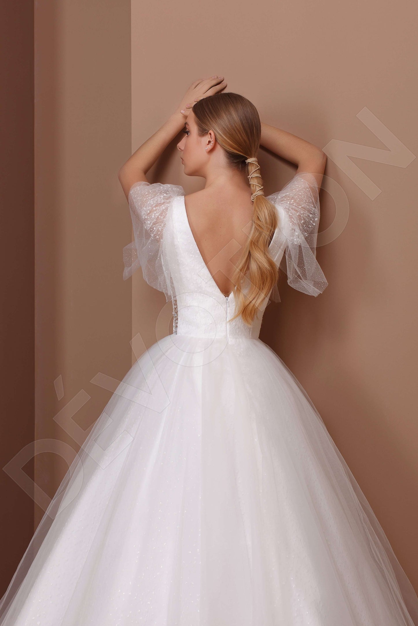 Envilla Open back Princess/Ball Gown Short/ Cap sleeve Wedding Dress Back