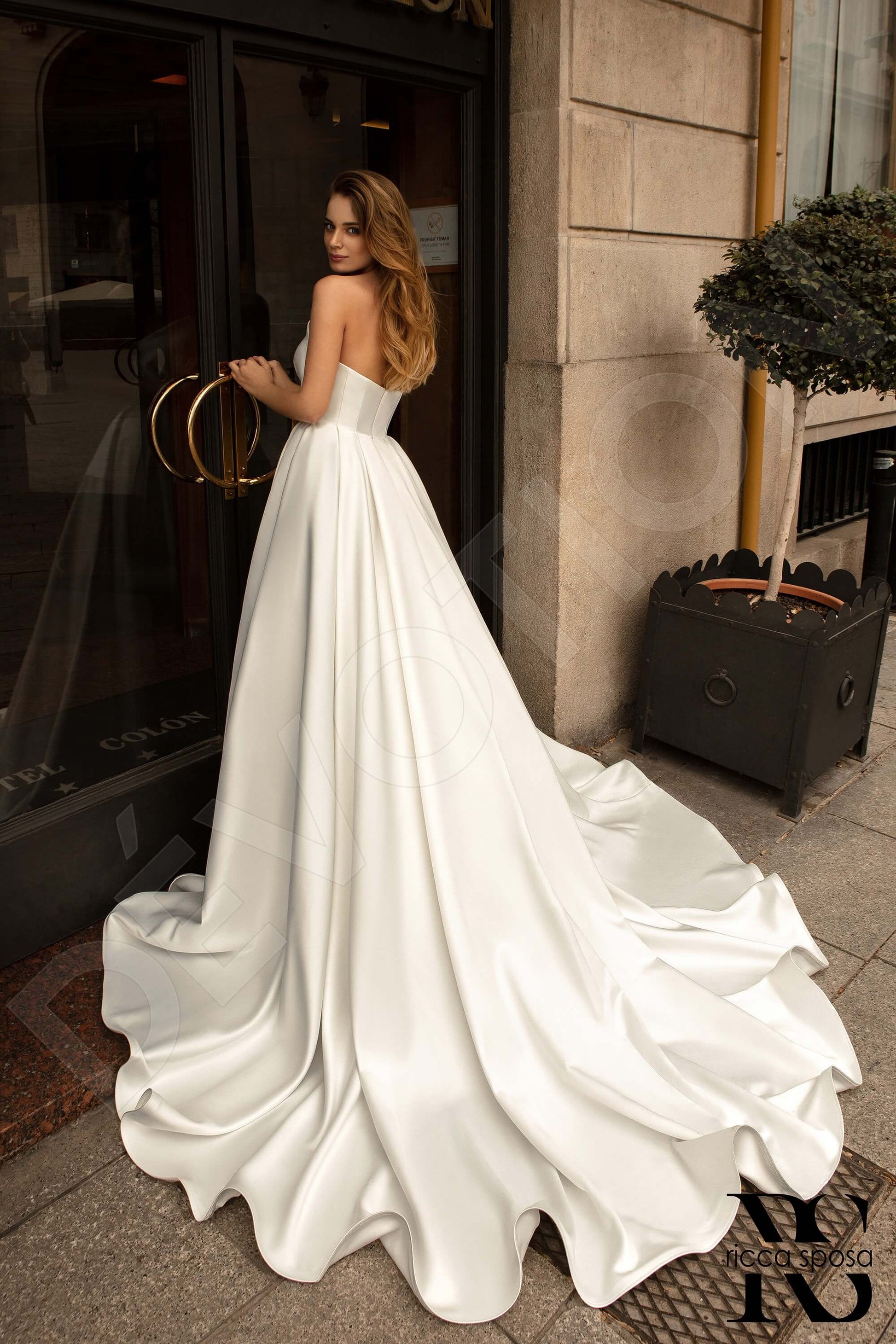 Isha A-line Straight across Ivory Wedding dress