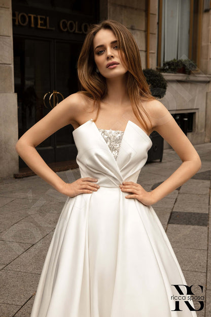 Isha Open back A-line Strapless Wedding Dress 2