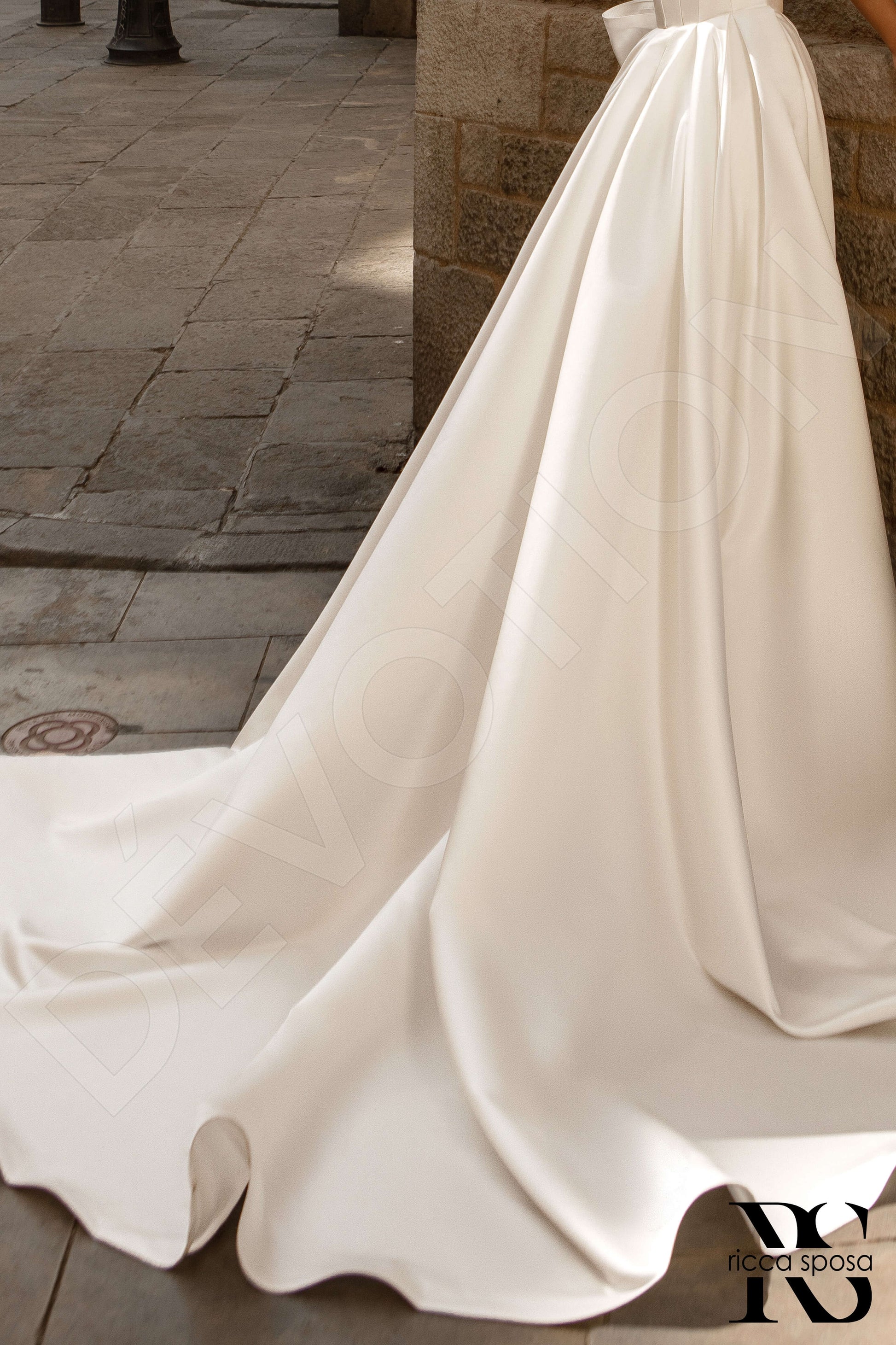 Junaj A-line Sweetheart Ivory Wedding dress
