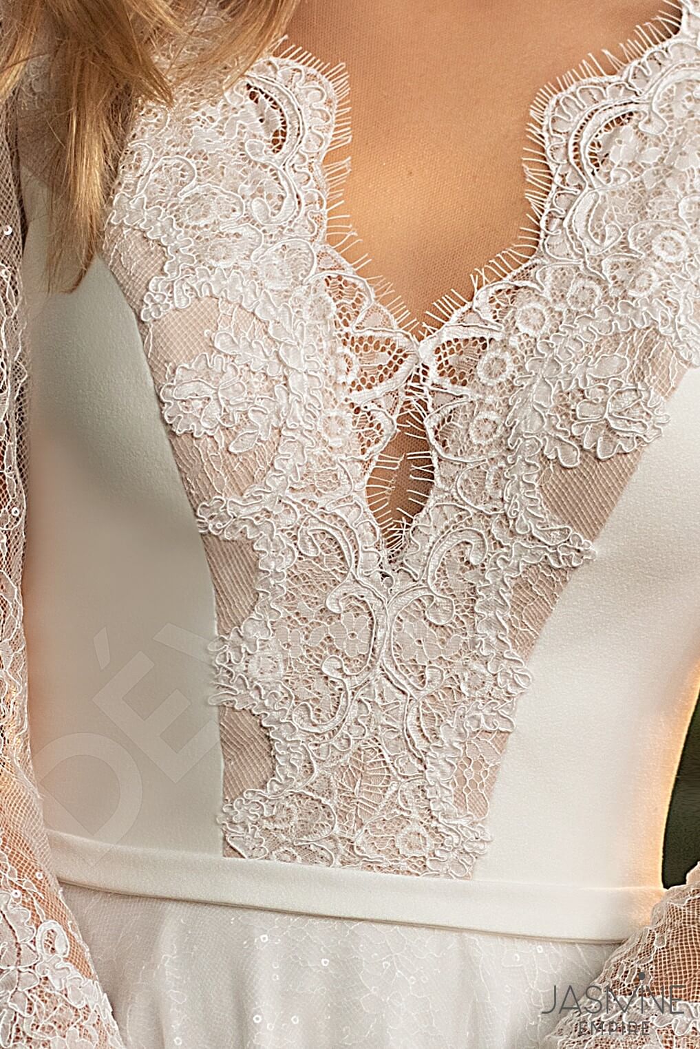 Ara A-line V-neck Ivory Wedding dress
