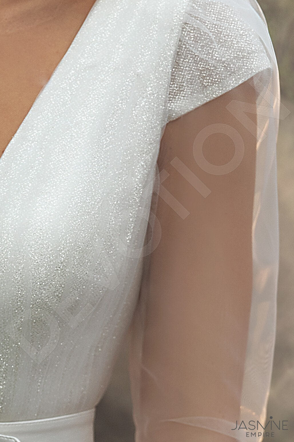 Ermin Open back A-line Long sleeve Wedding Dress 6