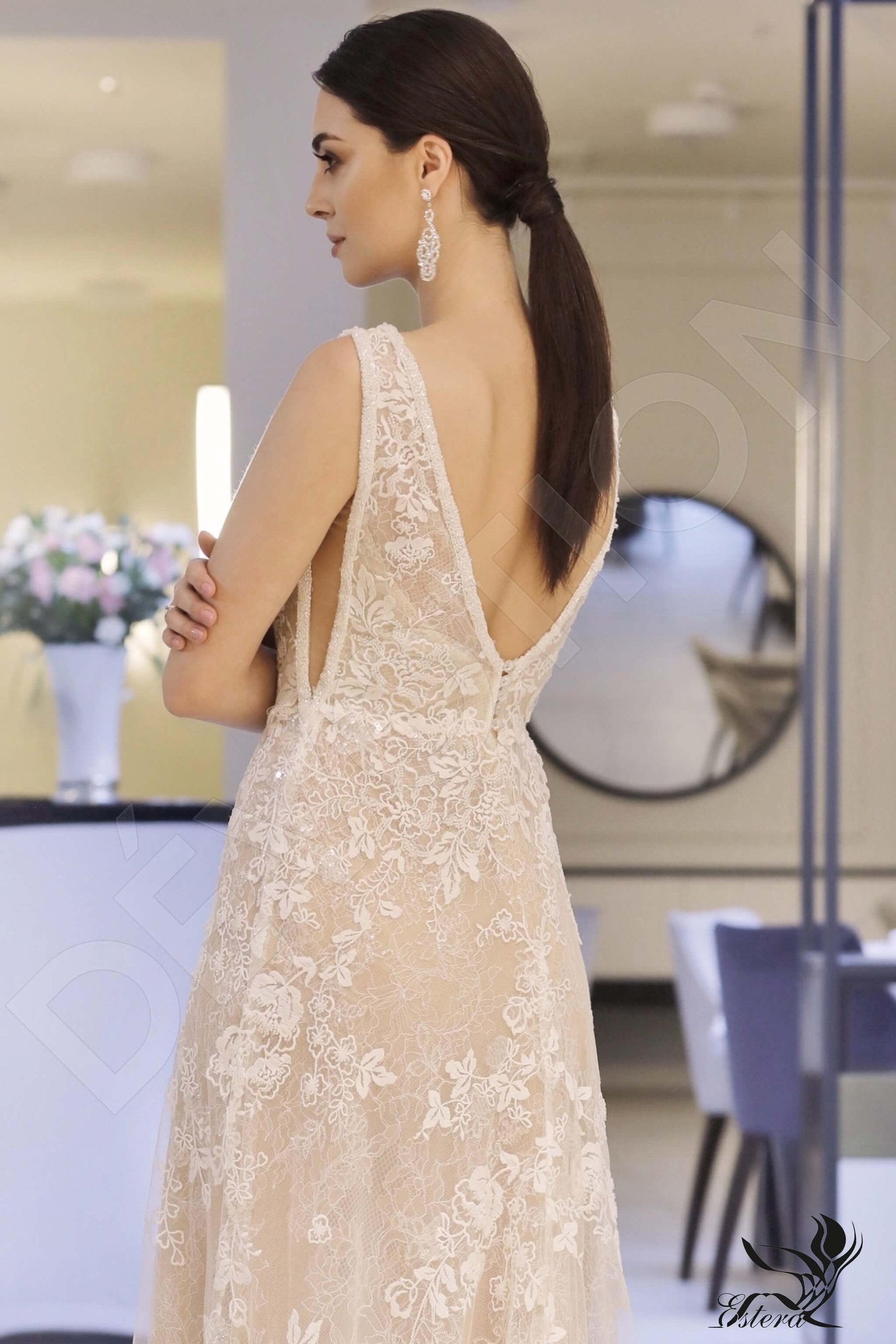 Anisa Sheath/Column V-neck Ivory Peach Wedding dress