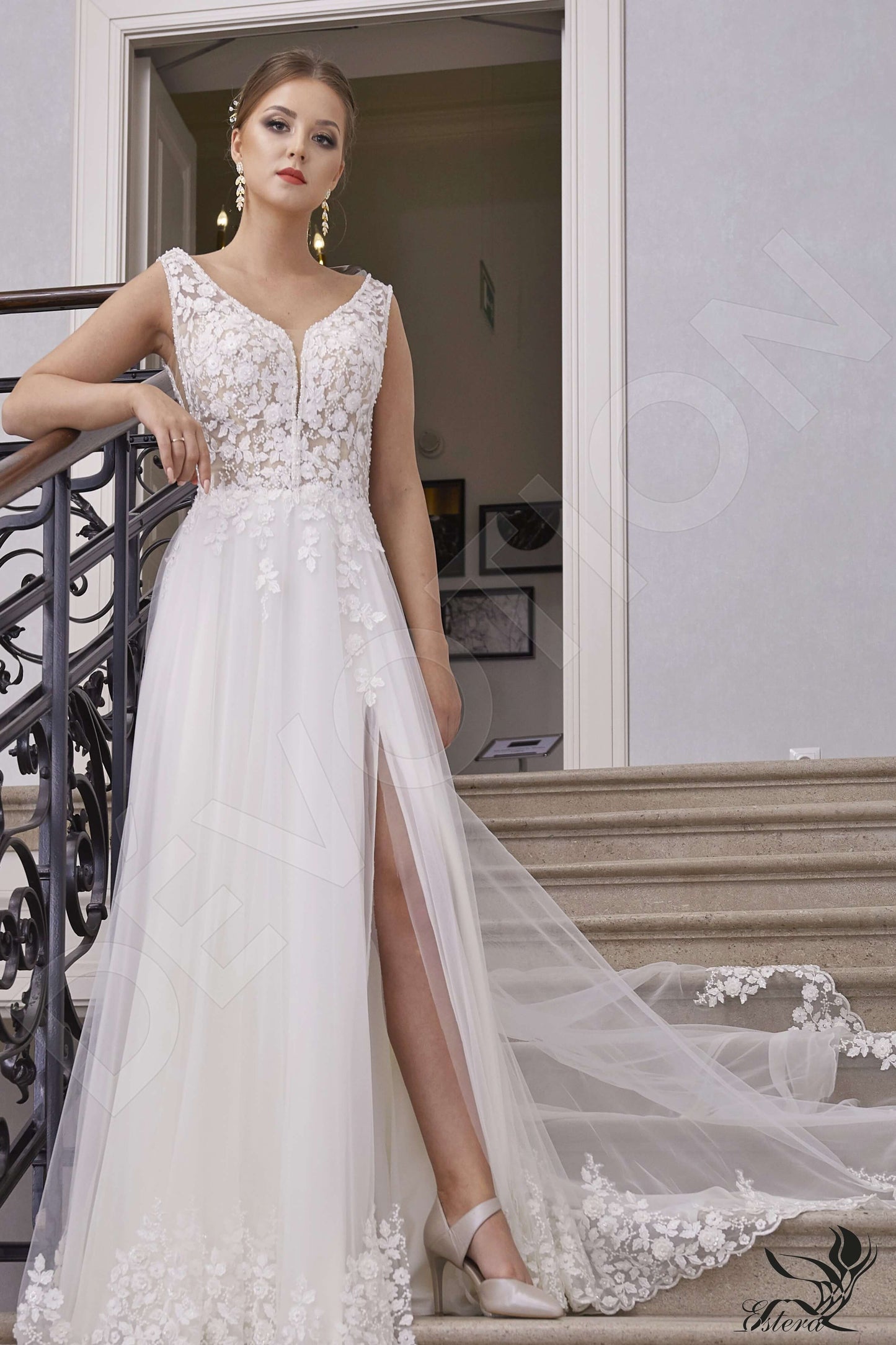 Fabiana Open back A-line Sleeveless Wedding Dress Front