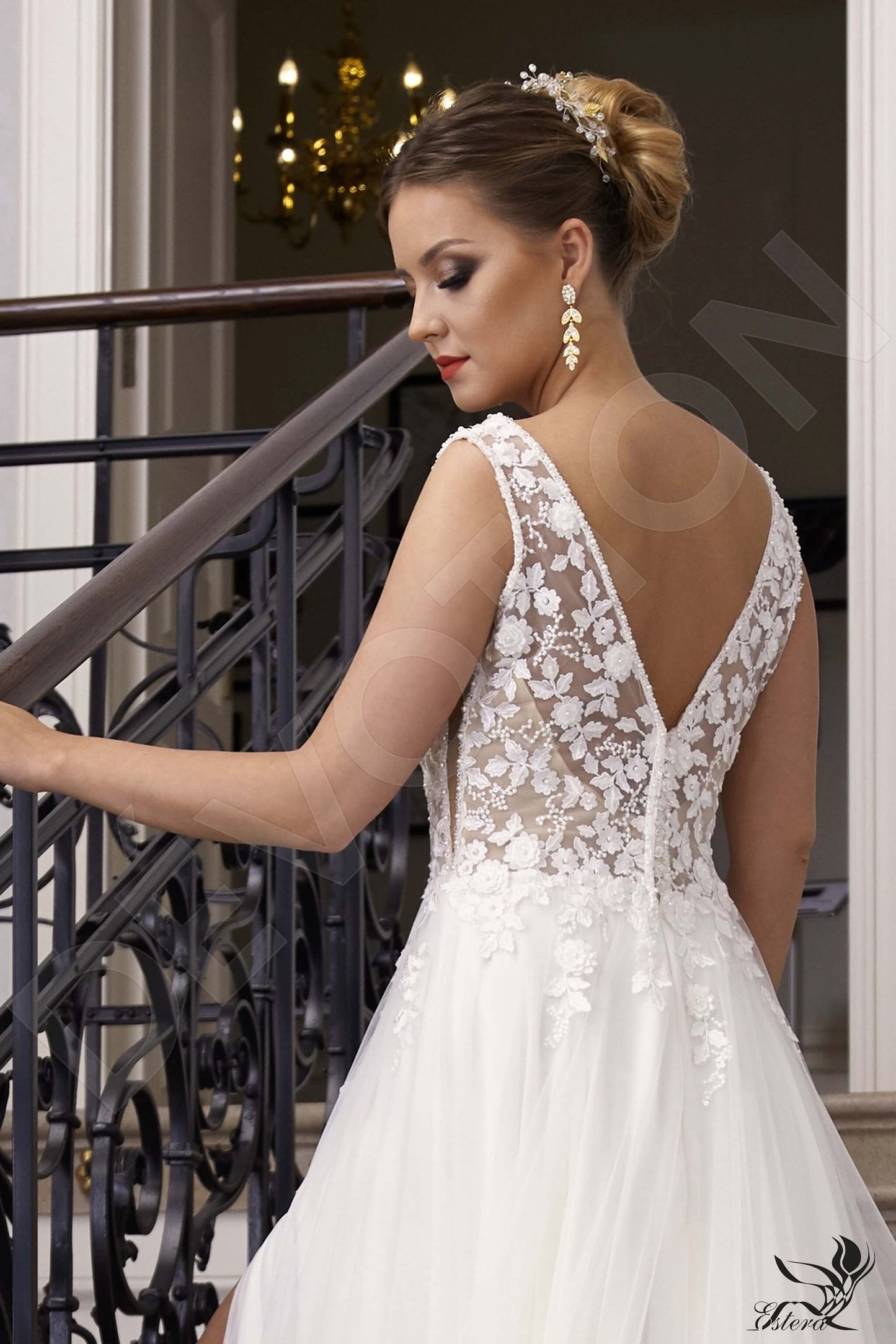 Fabiana Open back A-line Sleeveless Wedding Dress 5