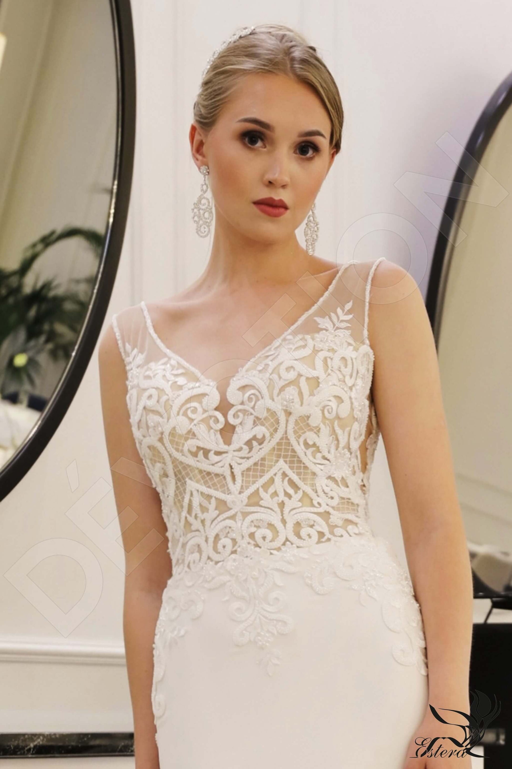 Jasminia Sheath/Column V-neck Ivory Wedding dress