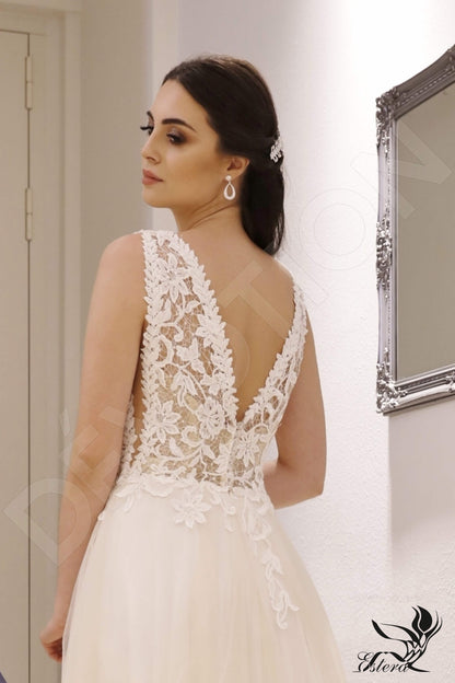 Lamis Open back A-line Sleeveless Wedding Dress 4