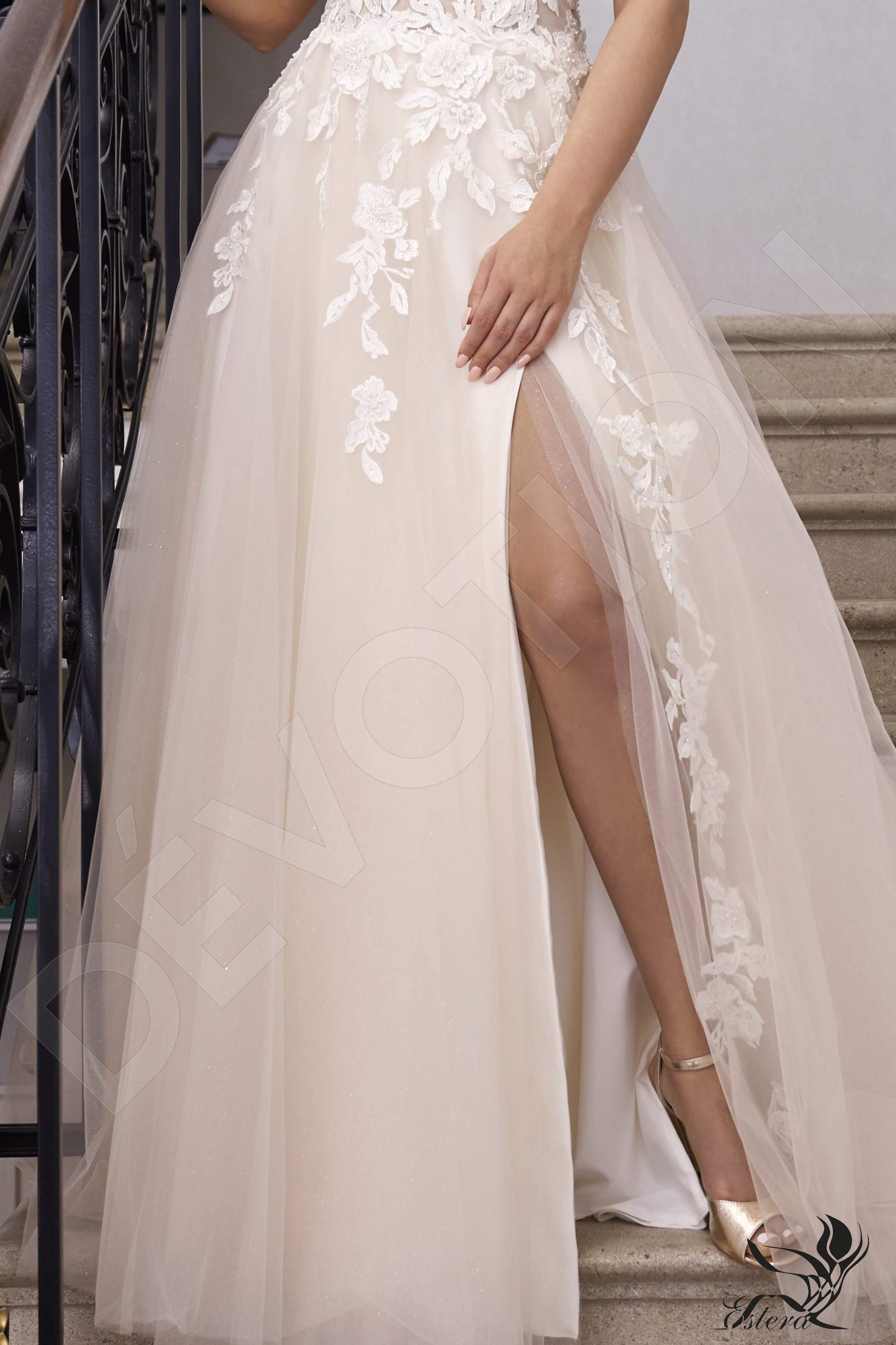 Lilla Full back A-line Sleeveless Wedding Dress 5