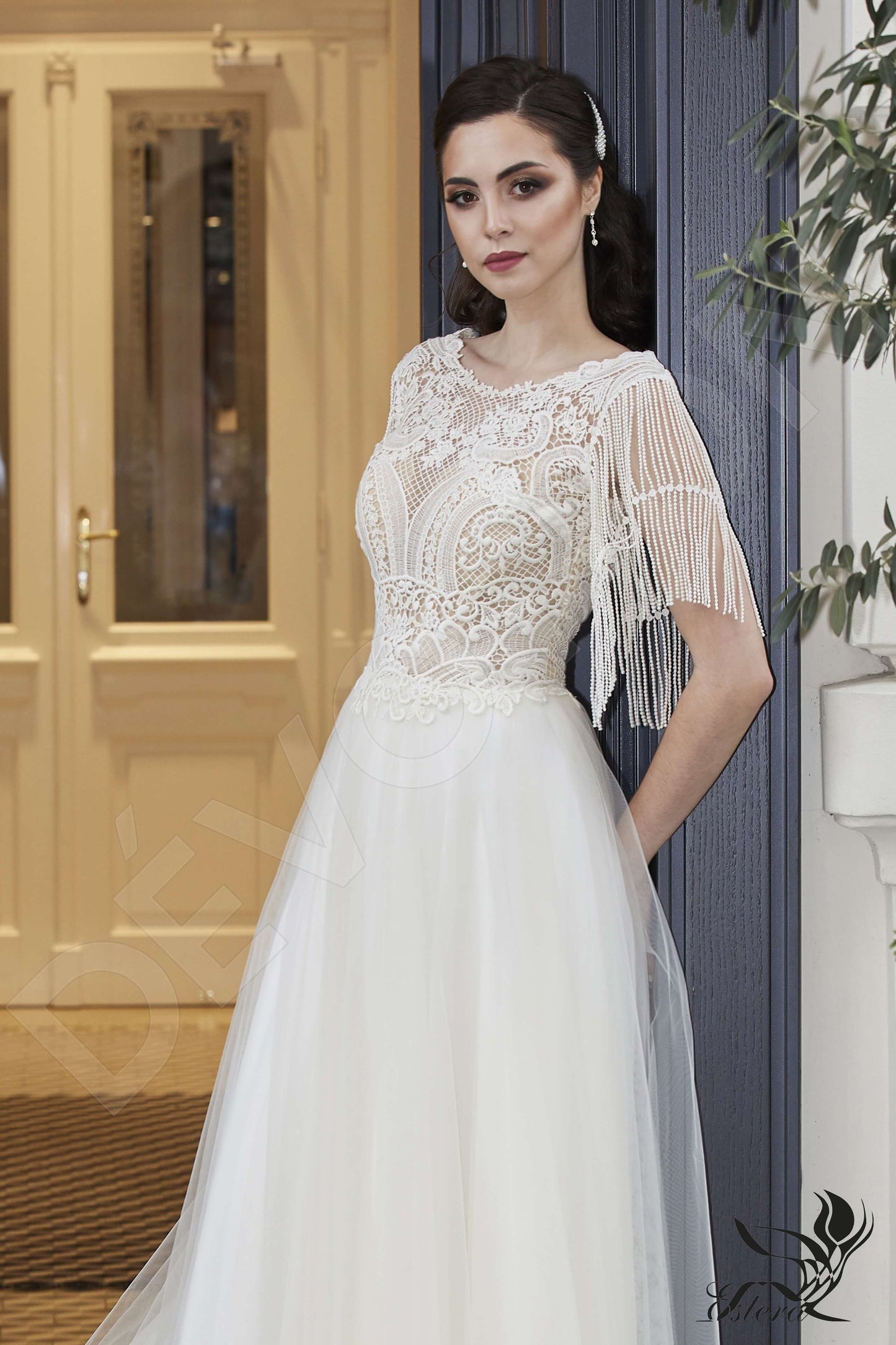 Szafira Open back A-line Short/ Cap sleeve Wedding Dress 2
