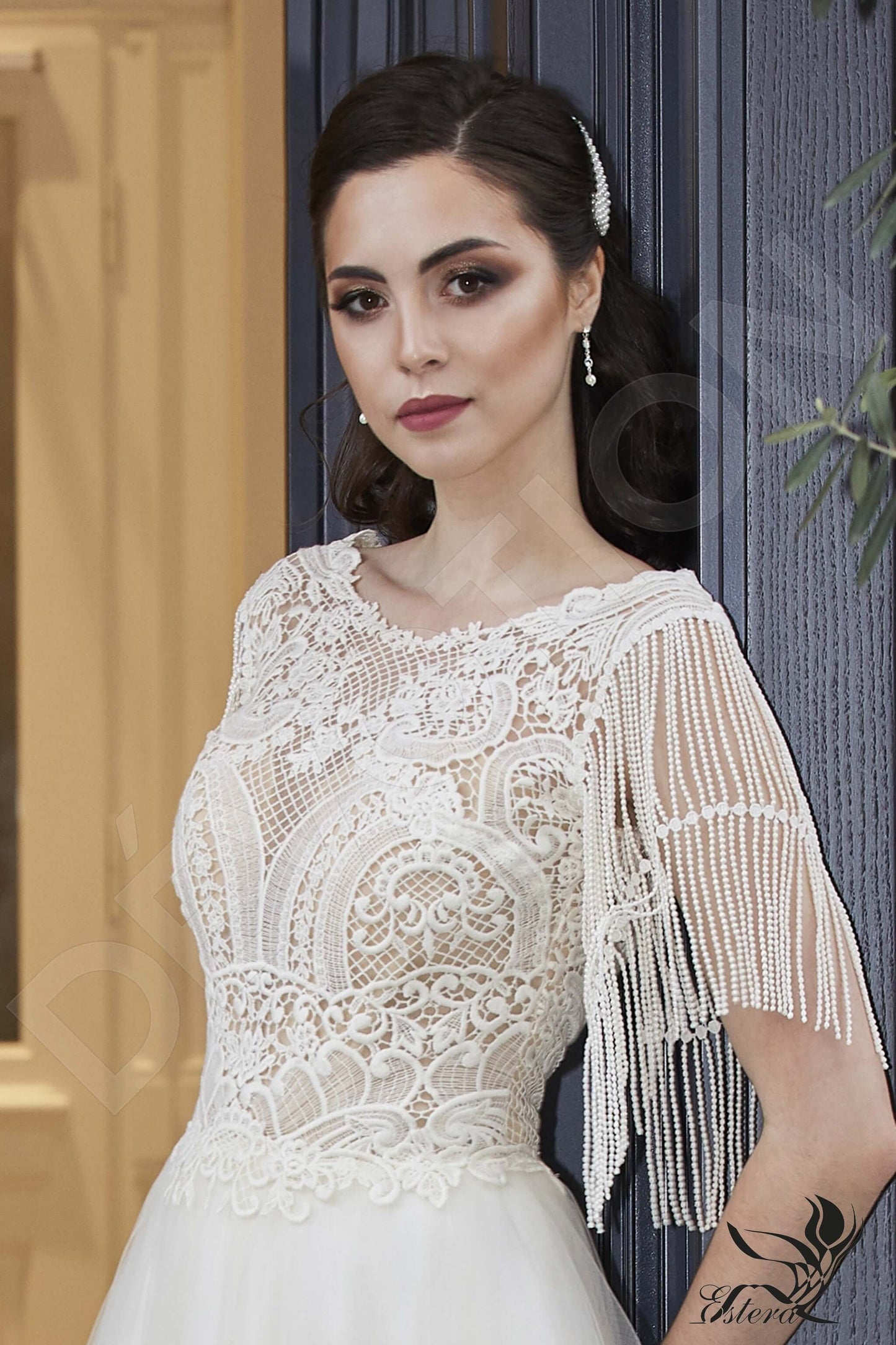 Szafira Open back A-line Short/ Cap sleeve Wedding Dress 3