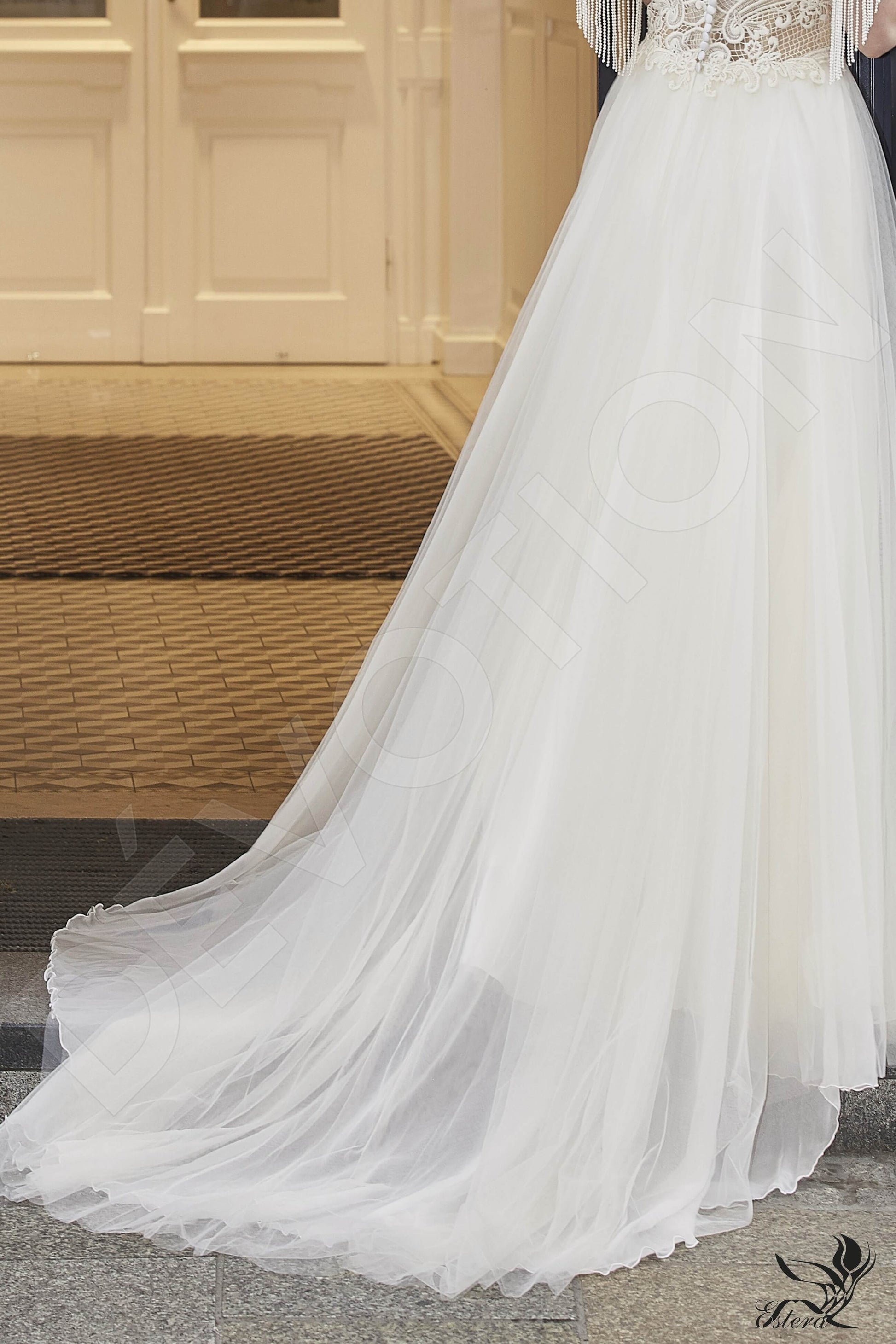 Szafira A-line Boat/Bateau Ivory Wedding dress