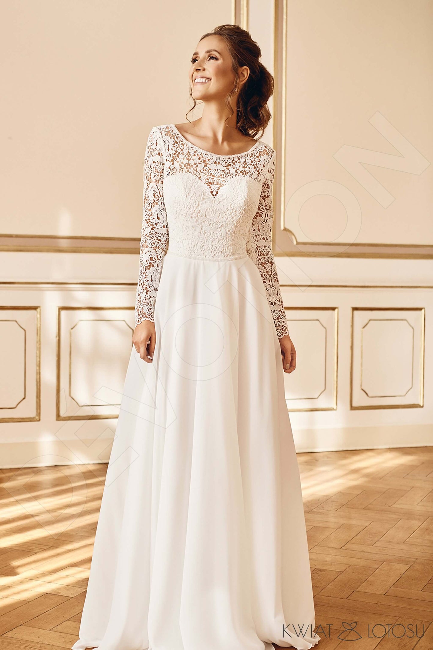Citra Full back A-line Long sleeve Wedding Dress Front