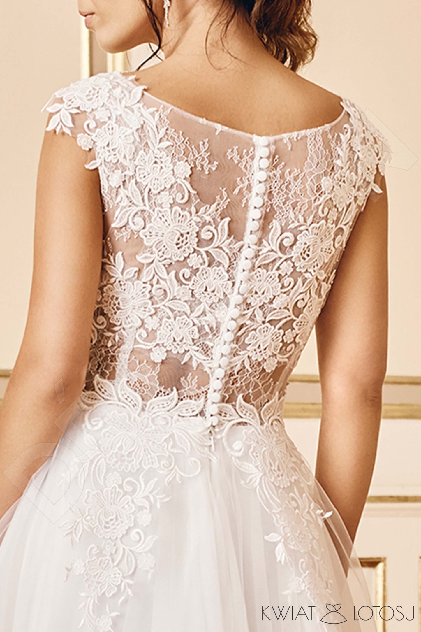 Lidi Full back A-line Sleeveless Wedding Dress 4