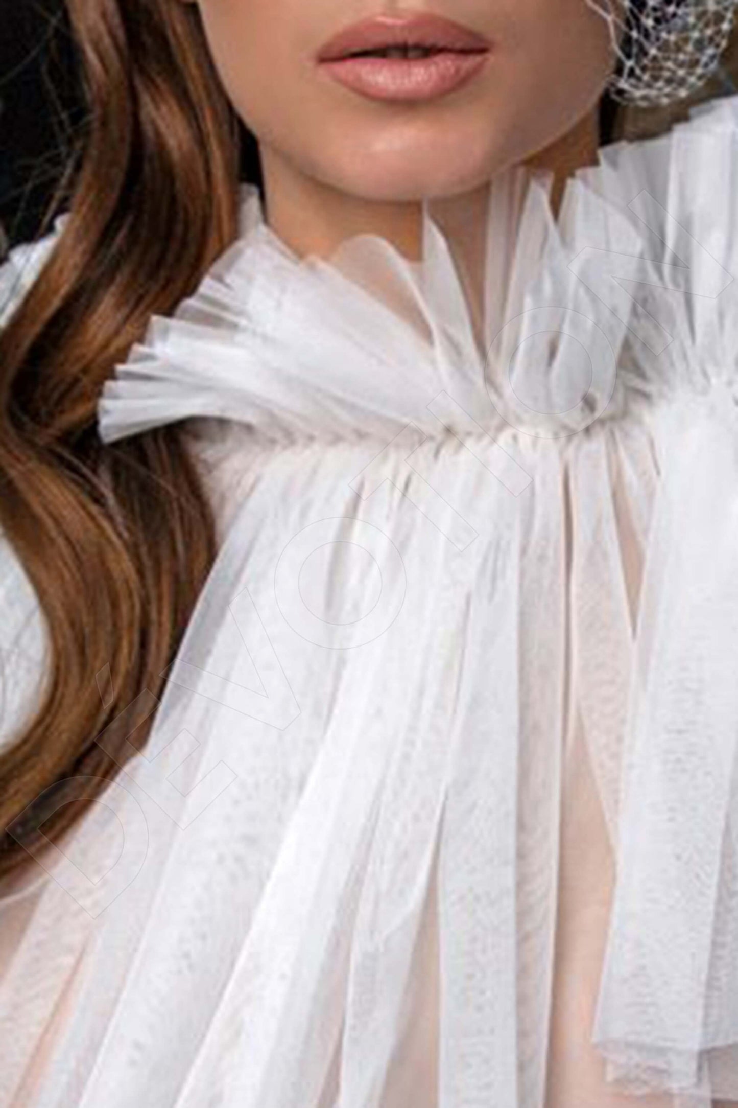 Unea Full back Long sleeve Wedding Dress 4