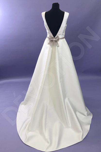 Sophily Open back A-line Sleeveless Wedding Dress 7