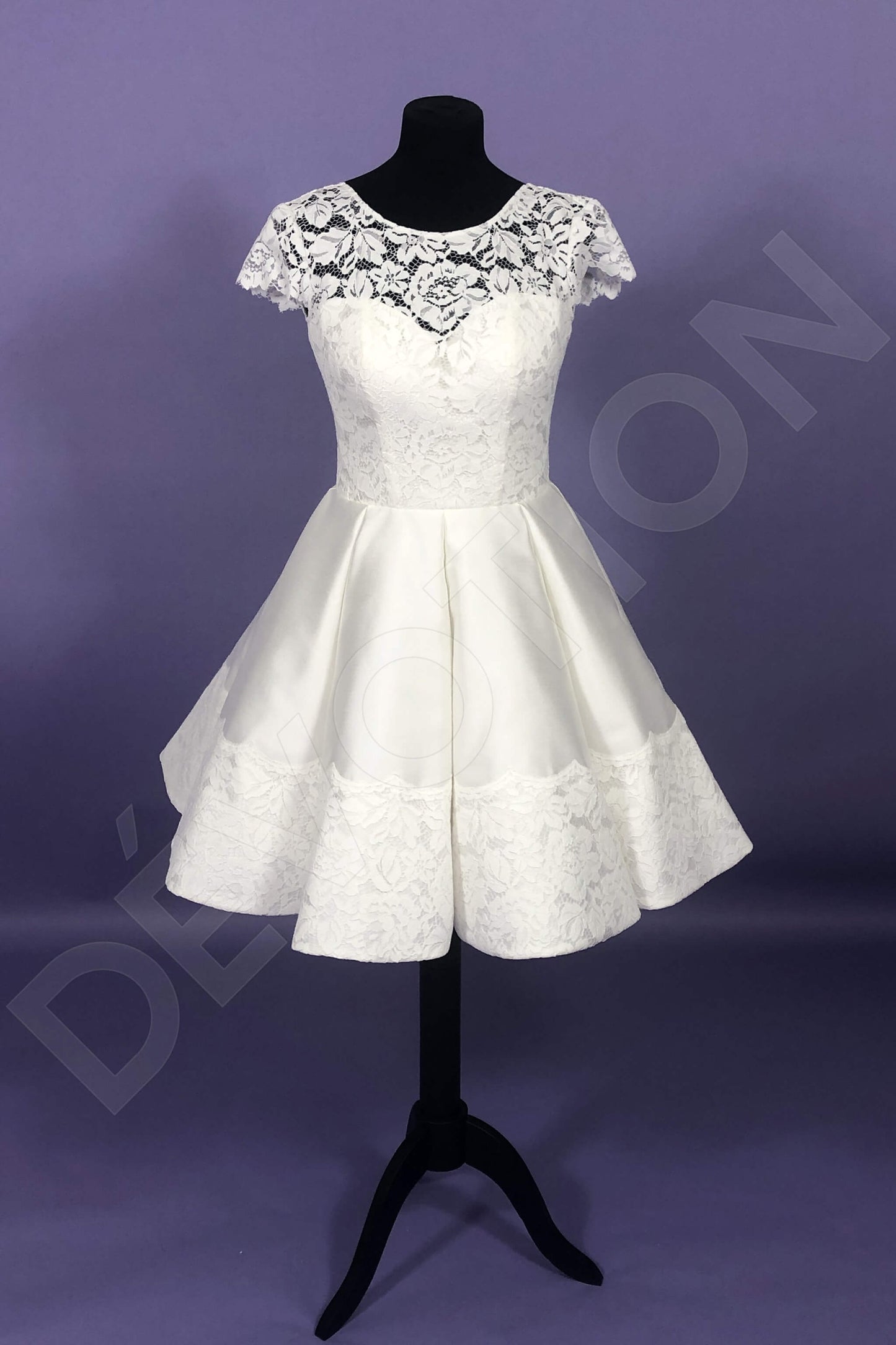 Ilma Open back A-line Short/ Cap sleeve Wedding Dress 8