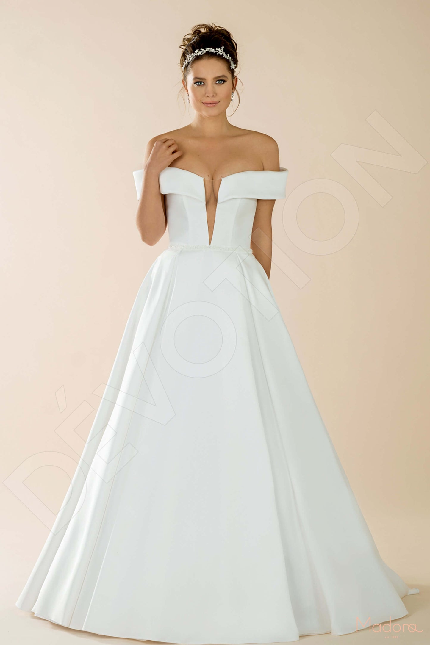 Amonna Open back A-line Sleeveless Wedding Dress Front