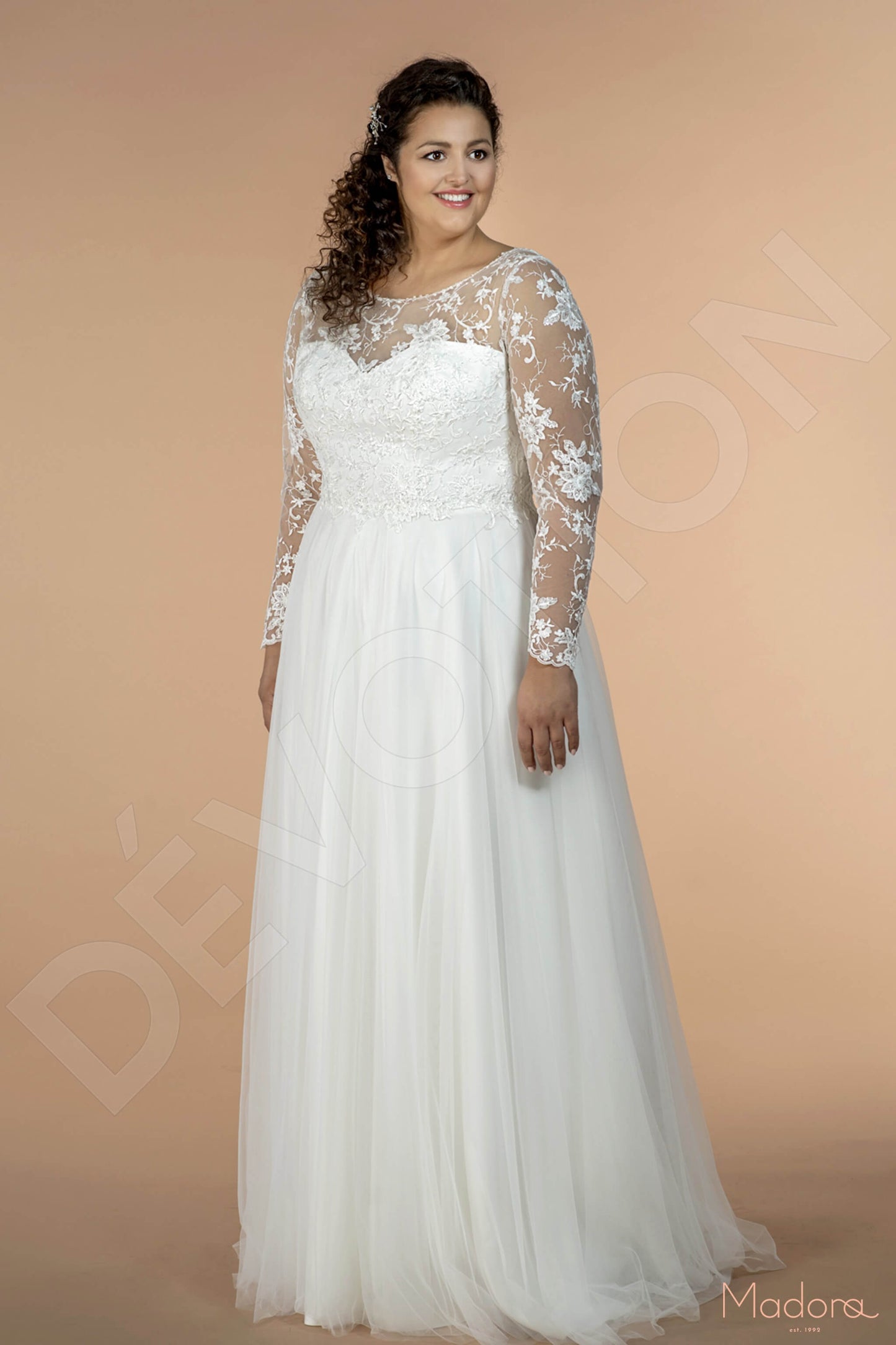 Jasmi Open back A-line Long sleeve Wedding Dress Front