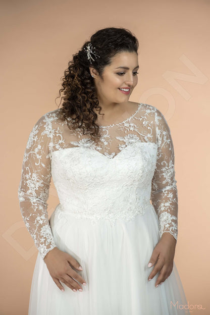 Jasmi Open back A-line Long sleeve Wedding Dress 2