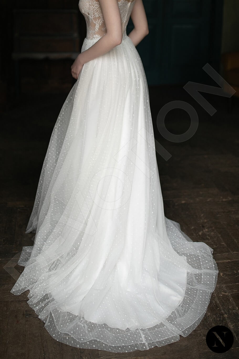 Natiana A-line High neck Milk Wedding dress