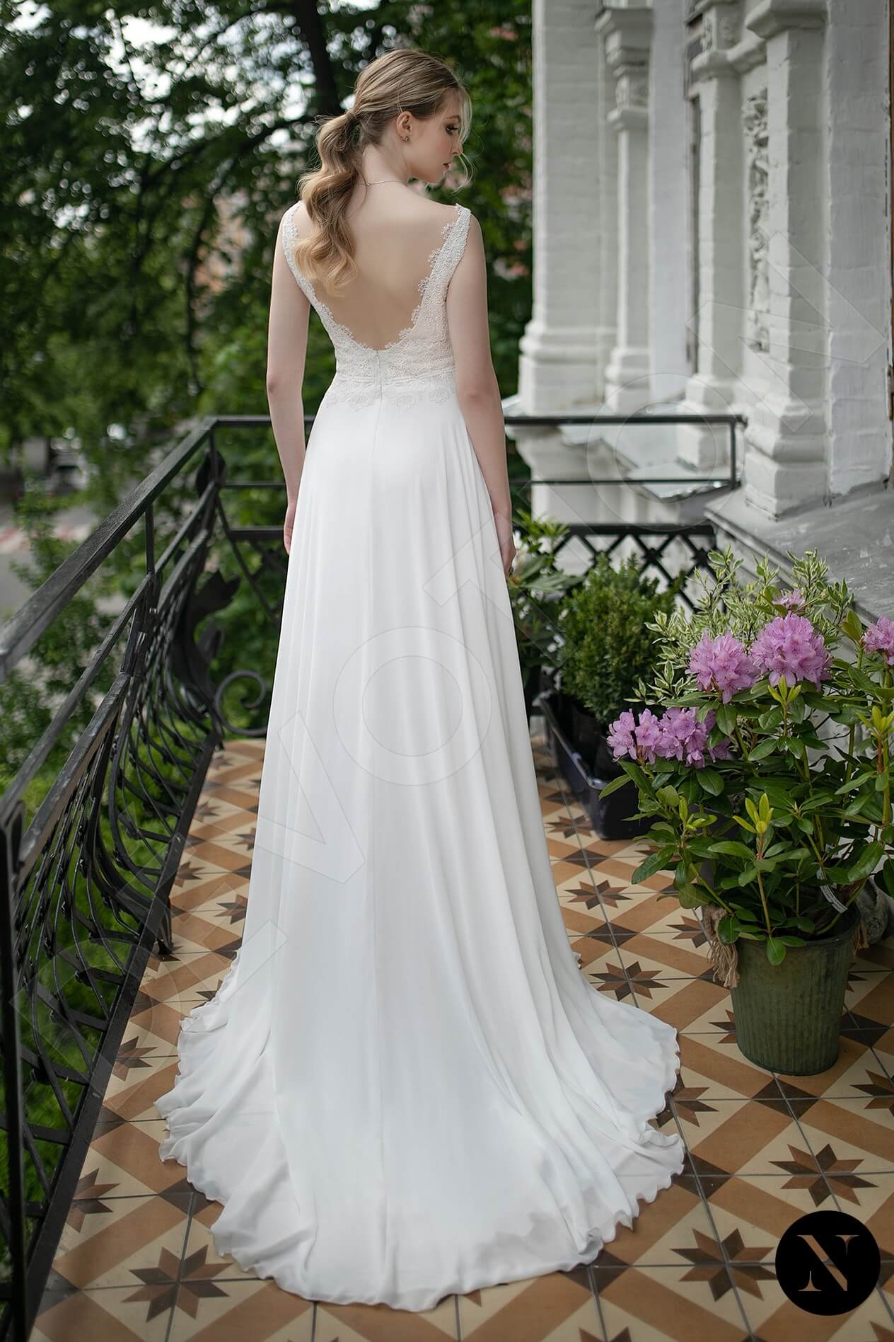 Emely Open back A-line Sleeveless Wedding Dress 3