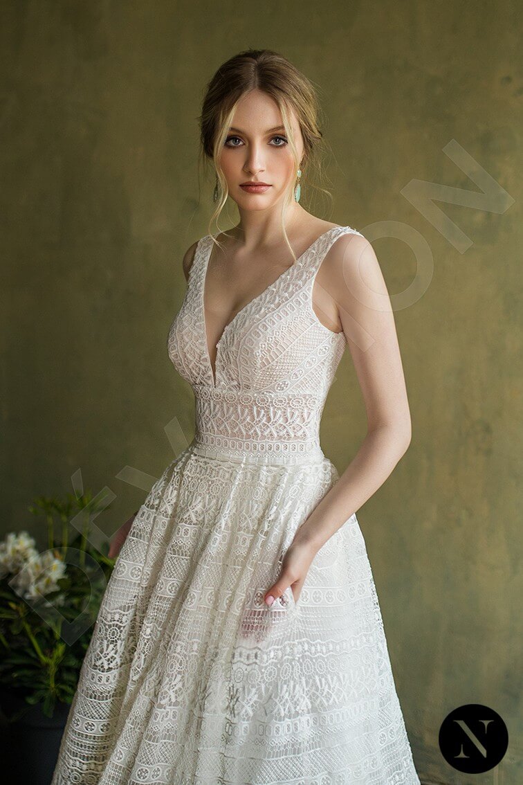 Bryar Open back A-line Sleeveless Wedding Dress 3