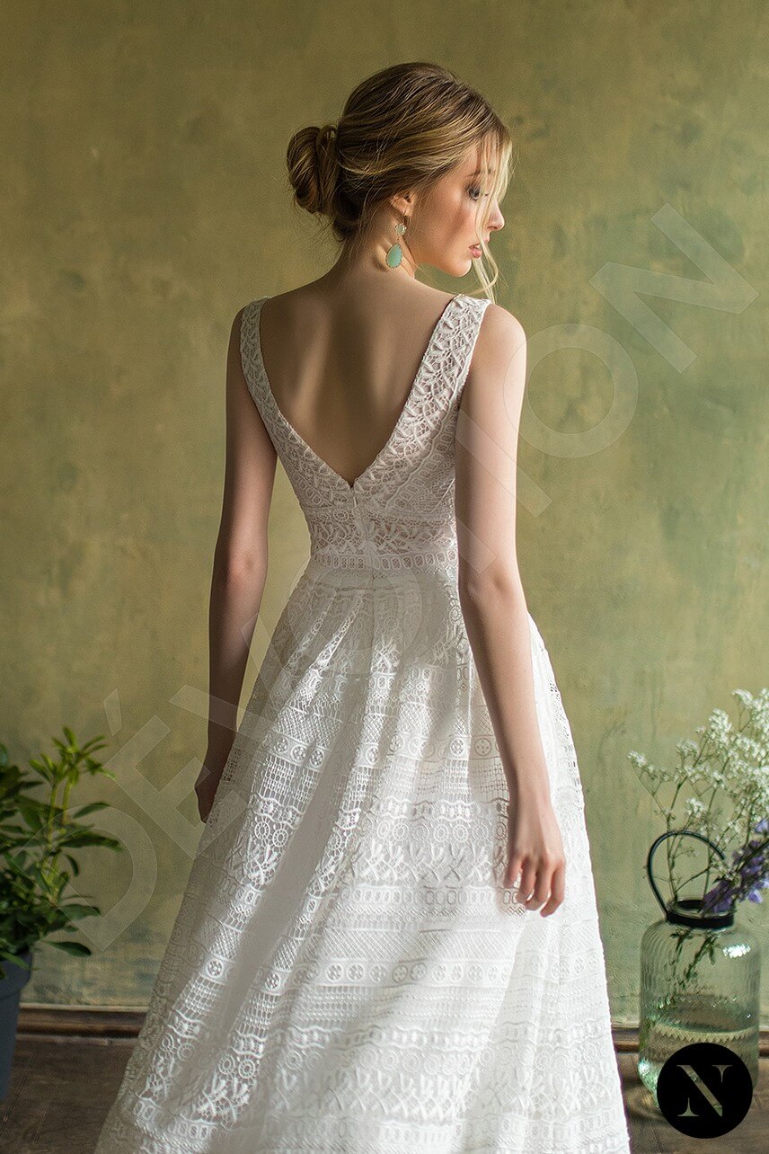 Bryar Open back A-line Sleeveless Wedding Dress 4