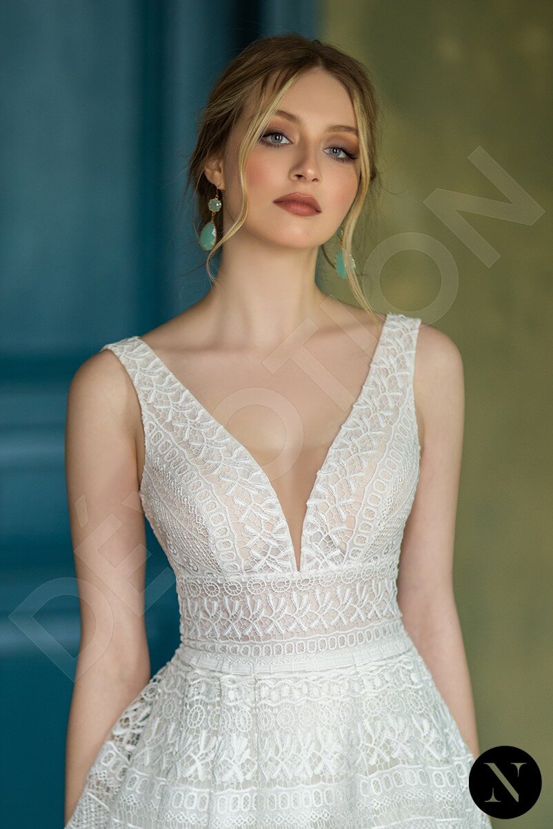 Bryar Open back A-line Sleeveless Wedding Dress 5