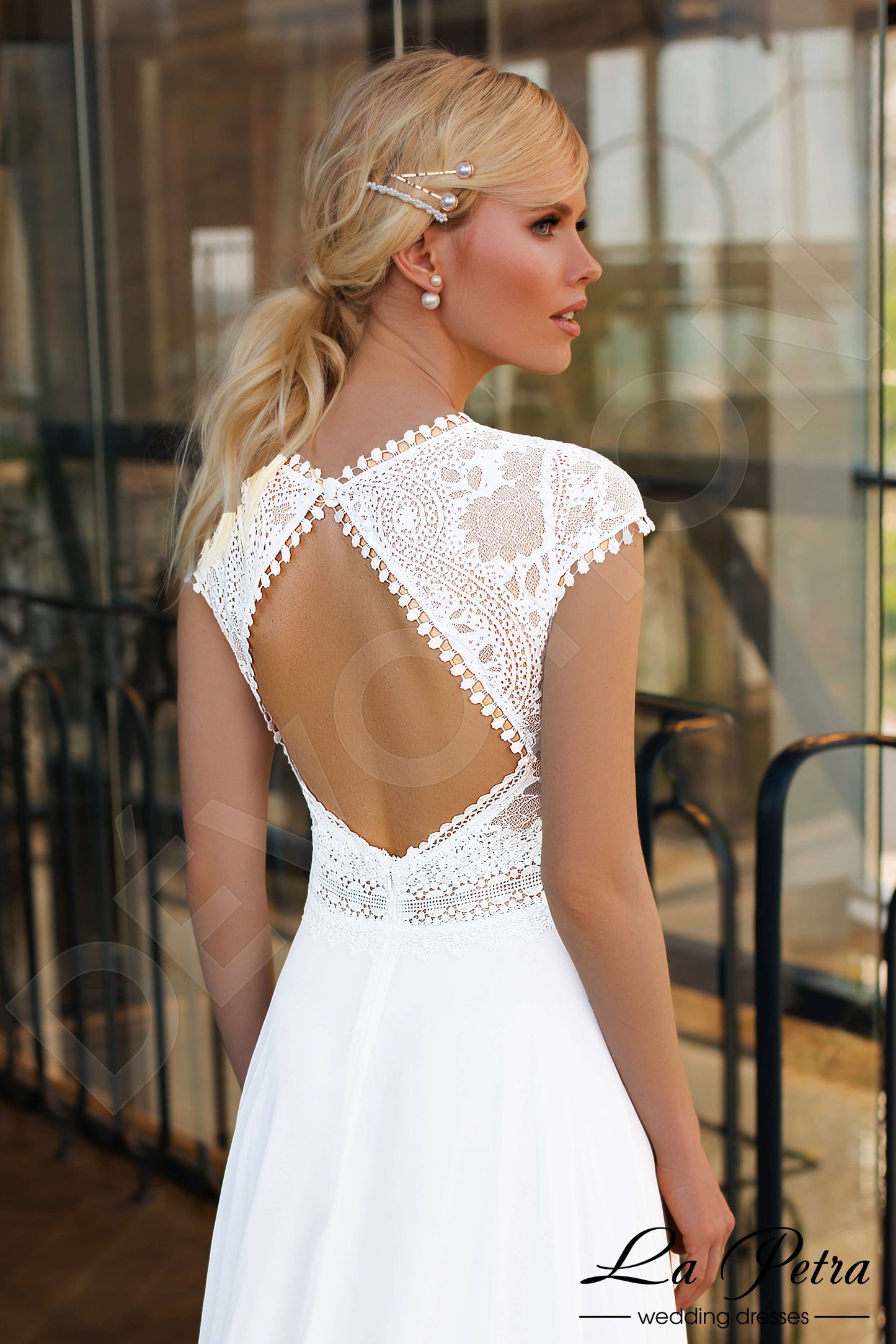 Lendry Open back A-line Short/ Cap sleeve Wedding Dress 3