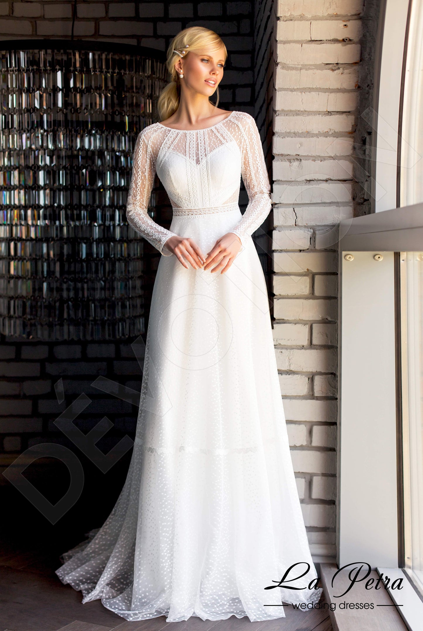 Livie Open back A-line Long sleeve Wedding Dress Front
