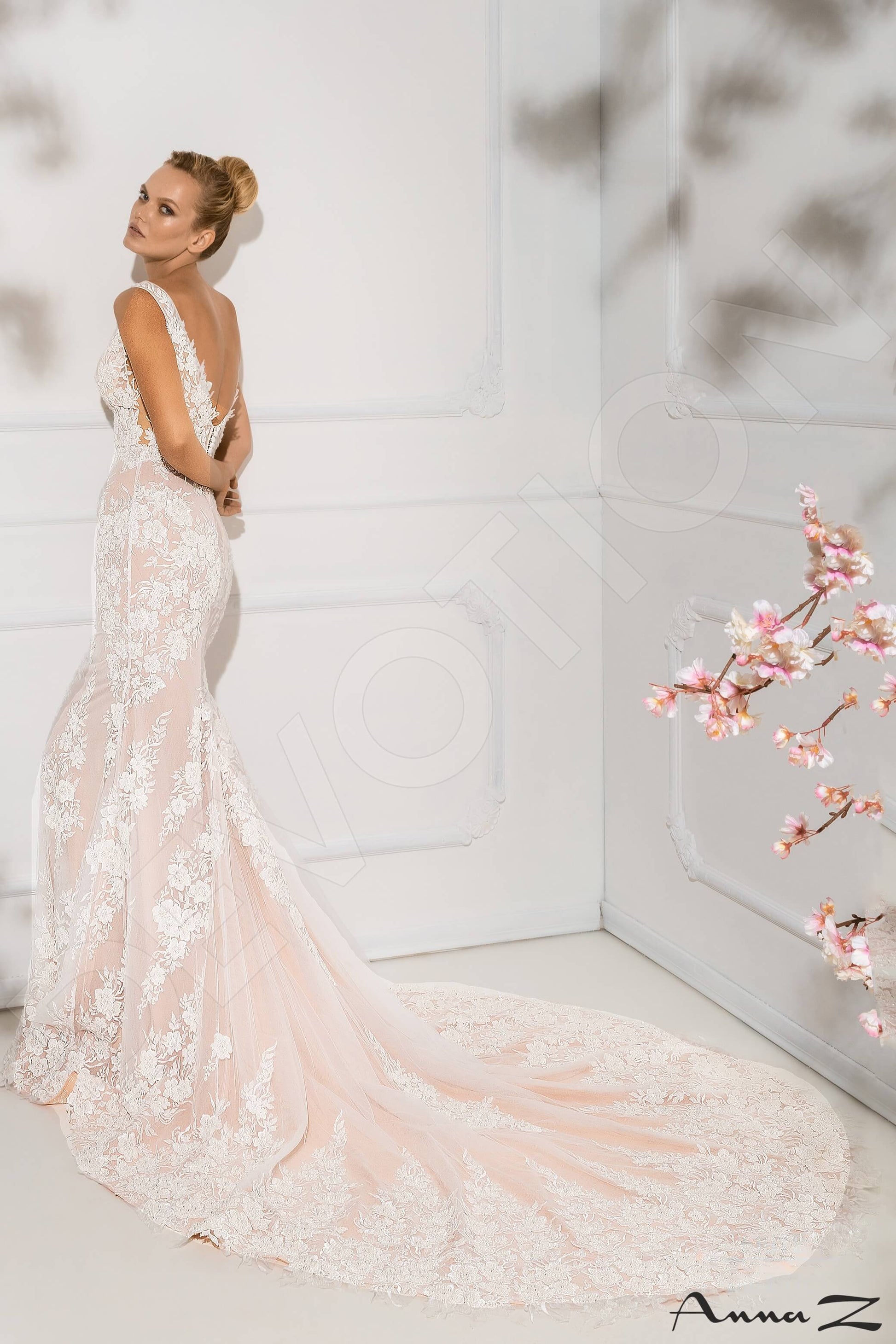 Solia Trumpet/Mermaid V-neck Ivory Cappuccino Wedding dress