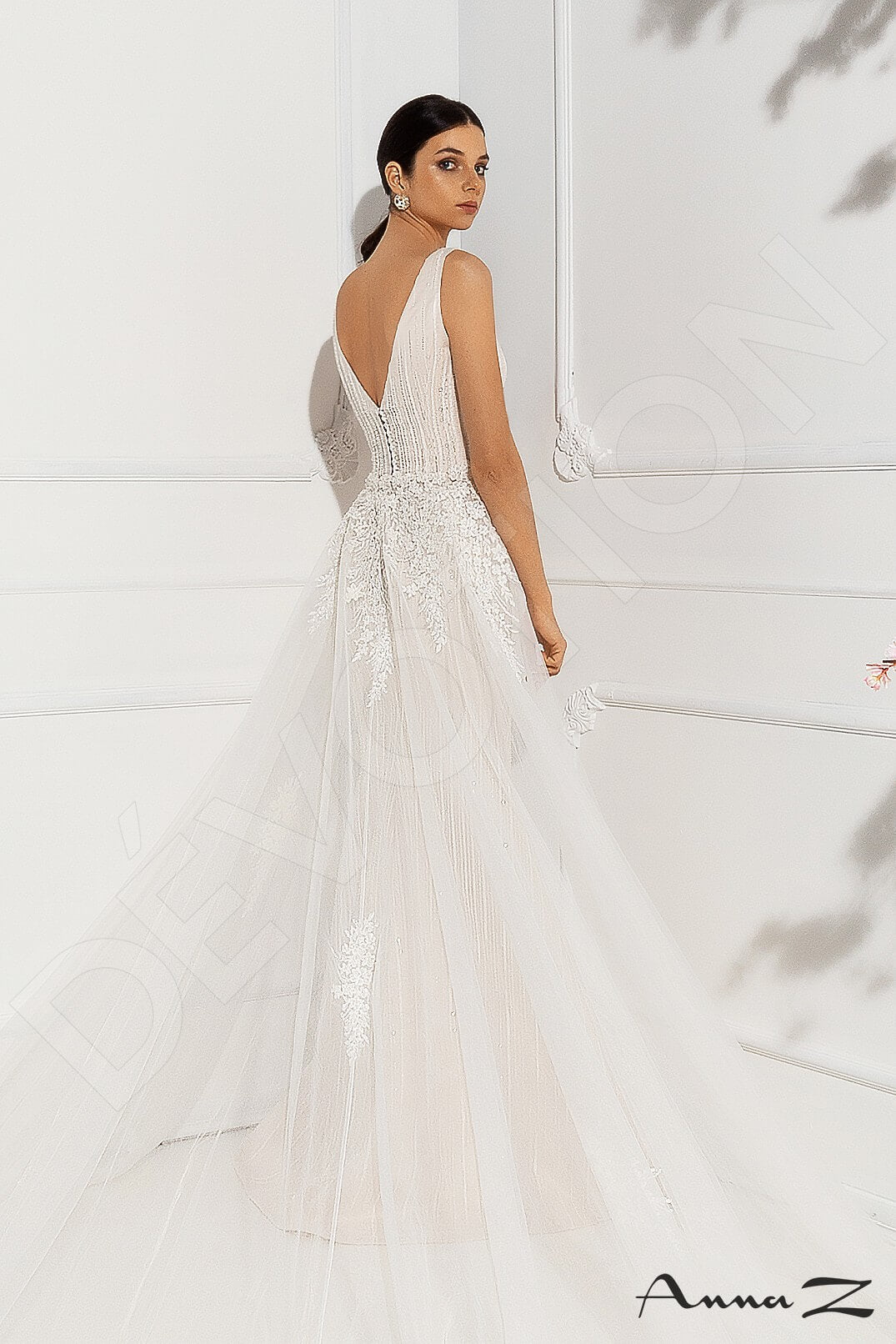 Ovinia A-line V-neck Ivory Wedding dress