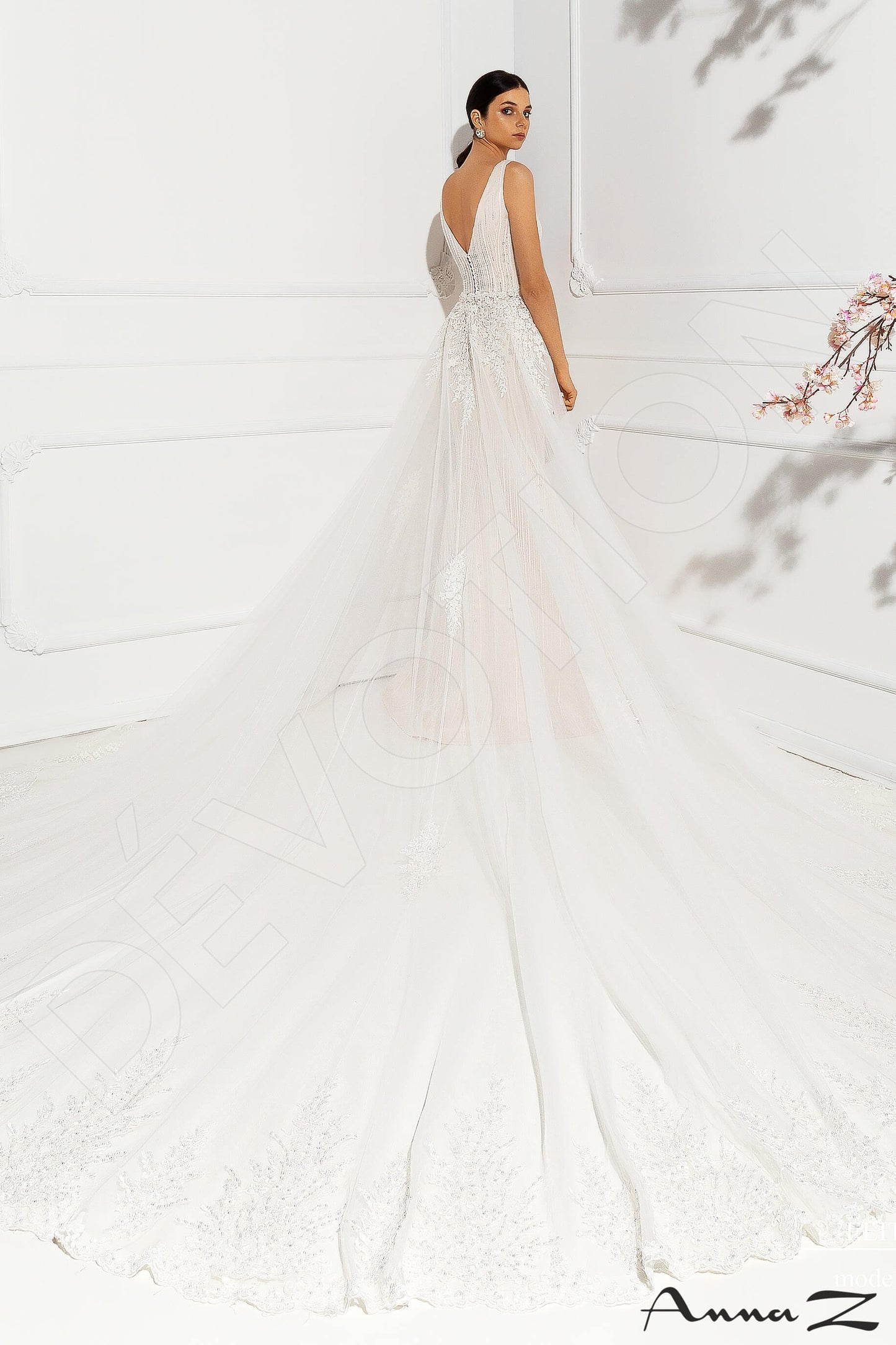 Ovinia Open back A-line Sleeveless Wedding Dress 5